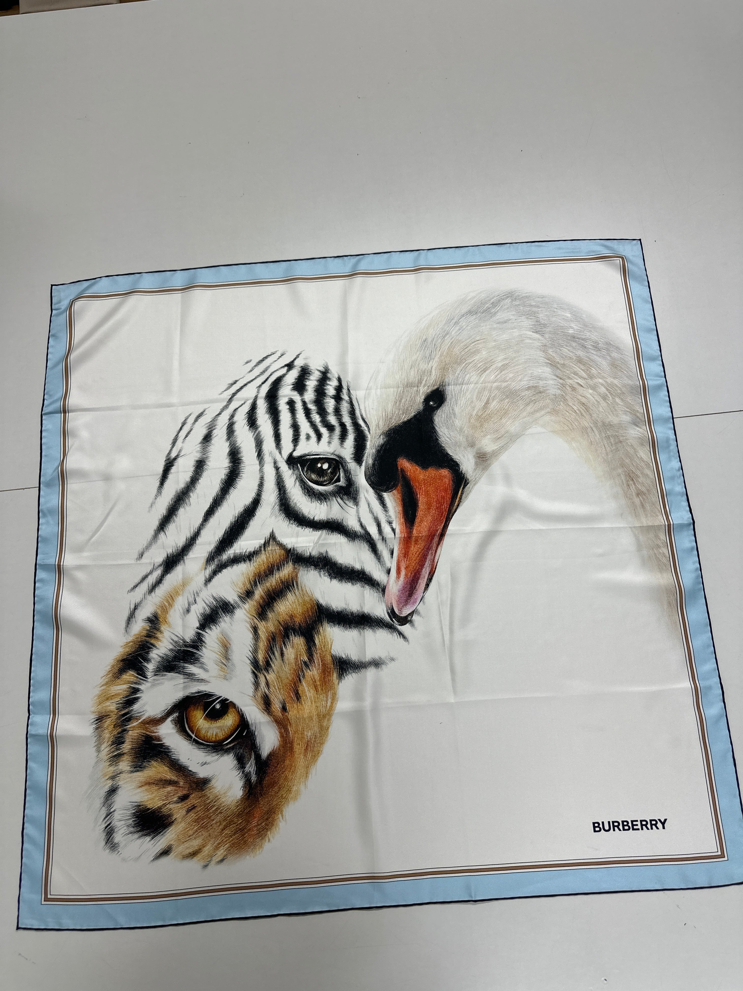 17 Seidenschal Burbe**y 90x90