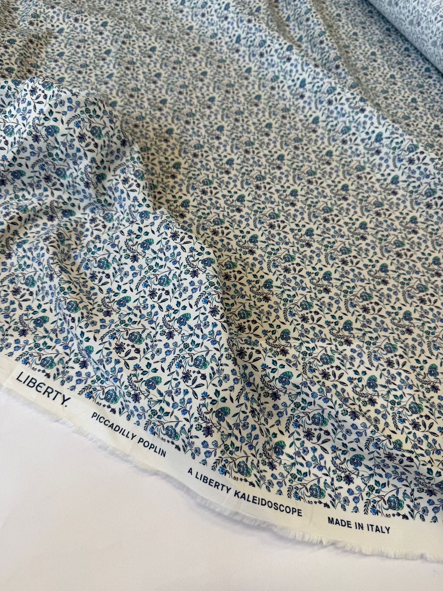 LIBERTY🔥🔥🔥 Tana Lawn blau weiß