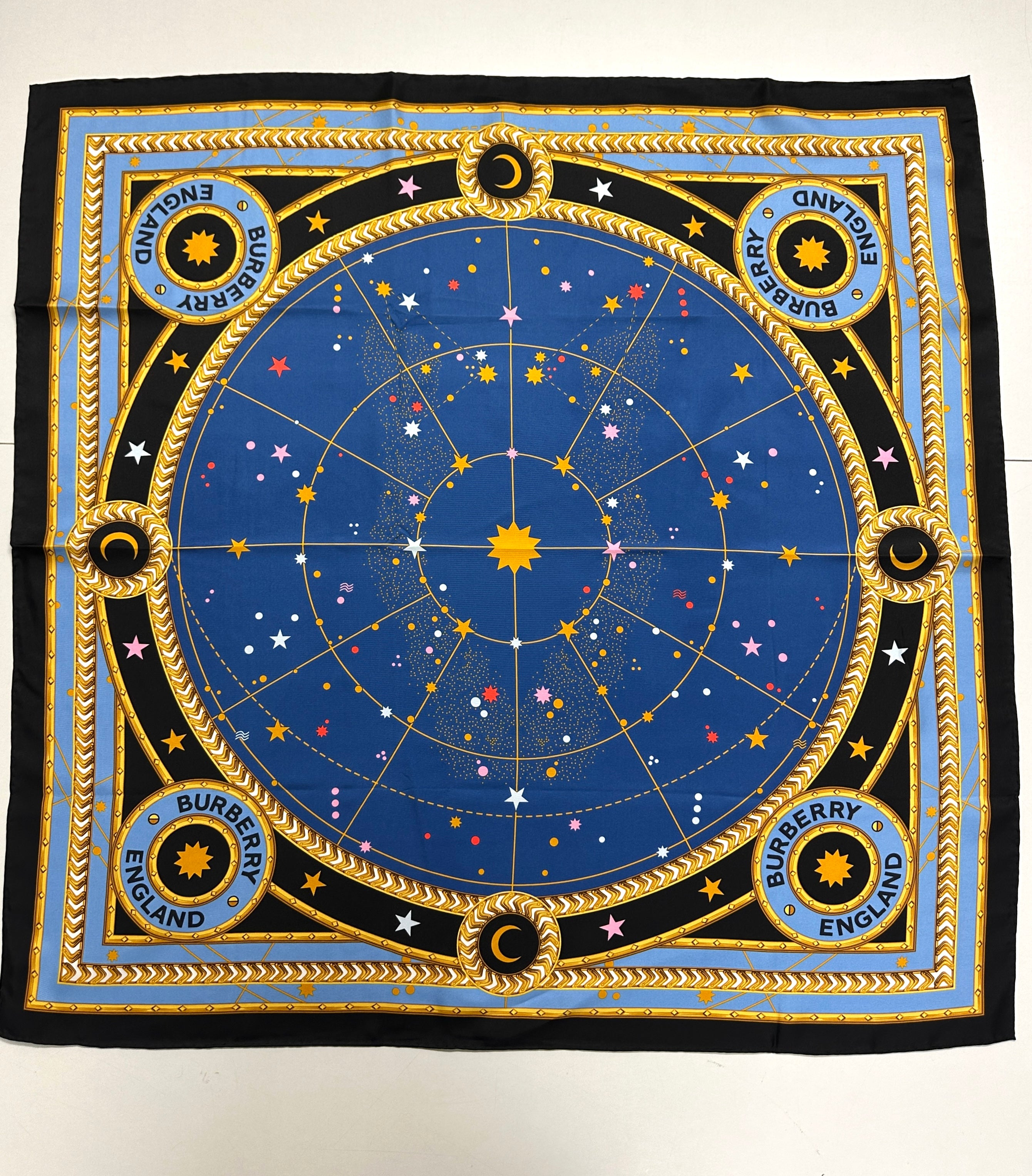 19 Seidenschal Burbe**y 90x90