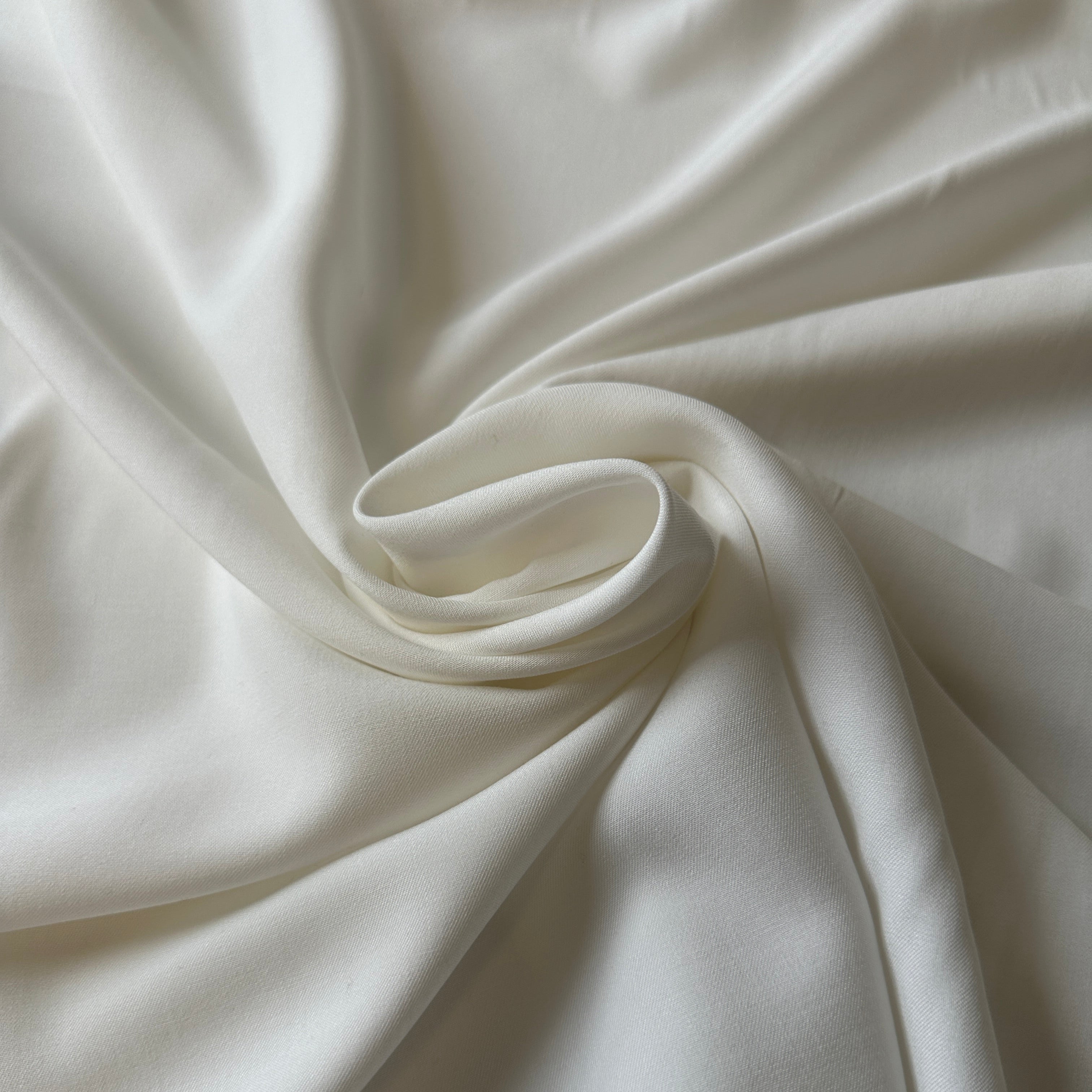 No. 1600 feiner Viskose-Twill weiß