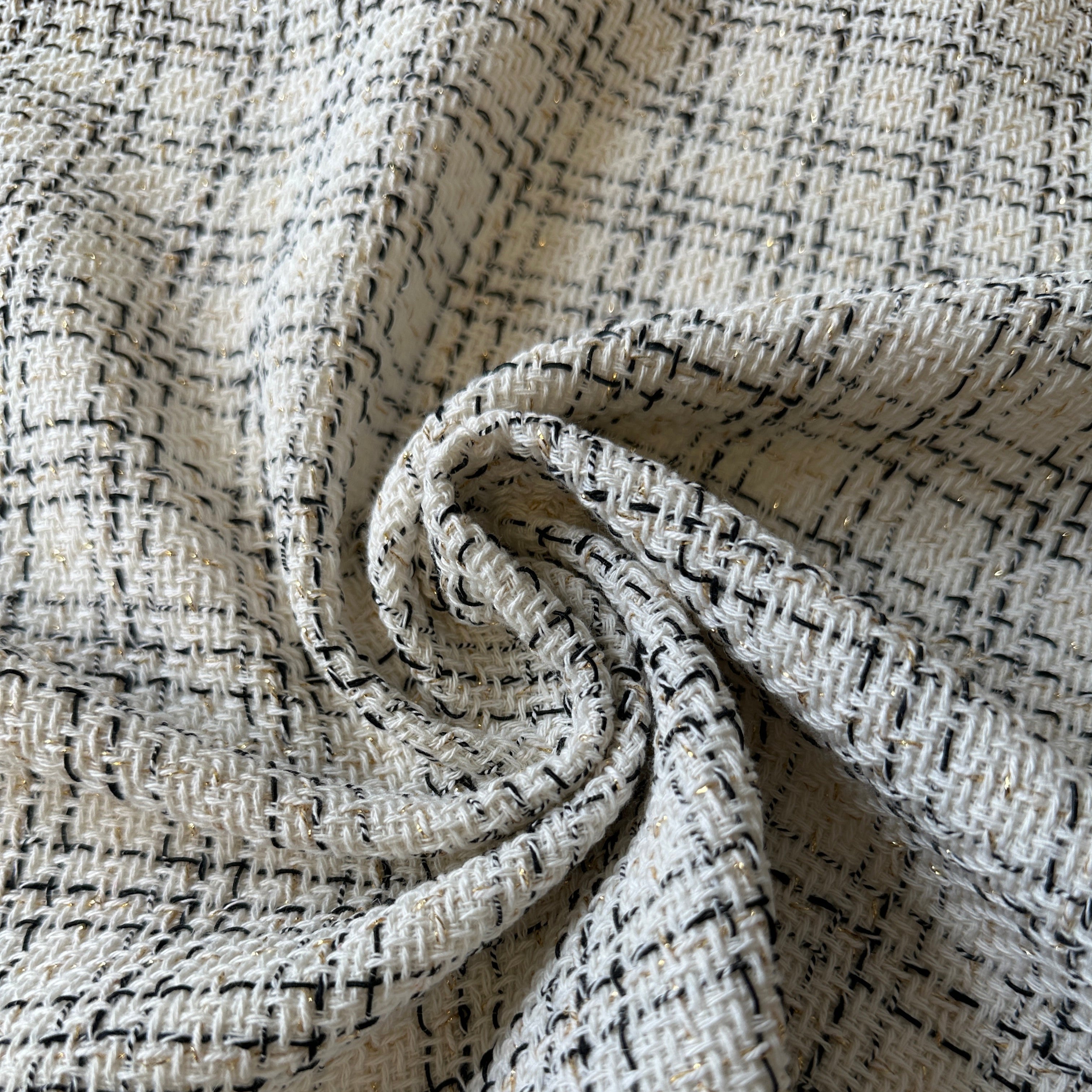 No. 1603 Bouclé Karo mit Lurex