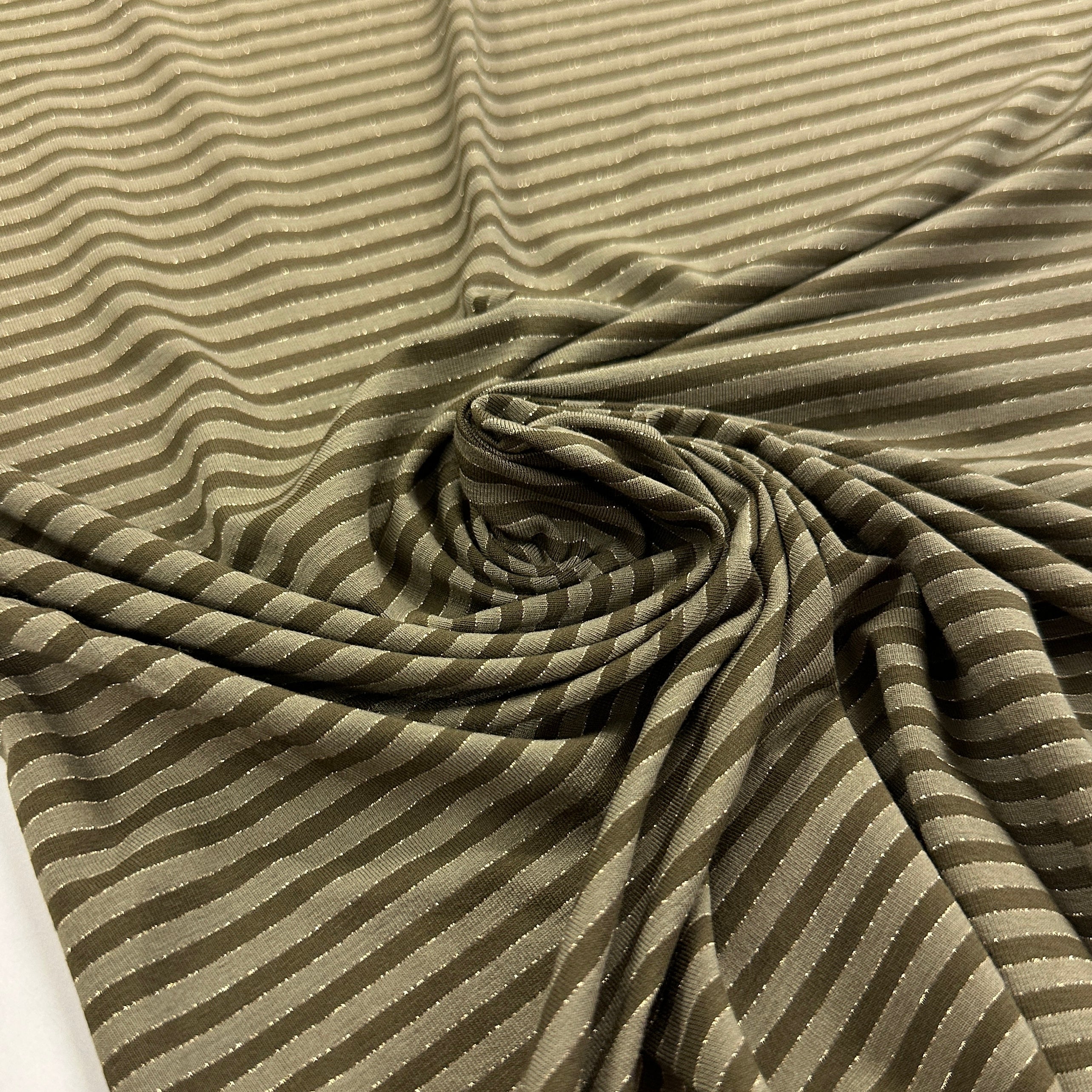 No. 1728 Viskosejersey khaki gestreift lurex