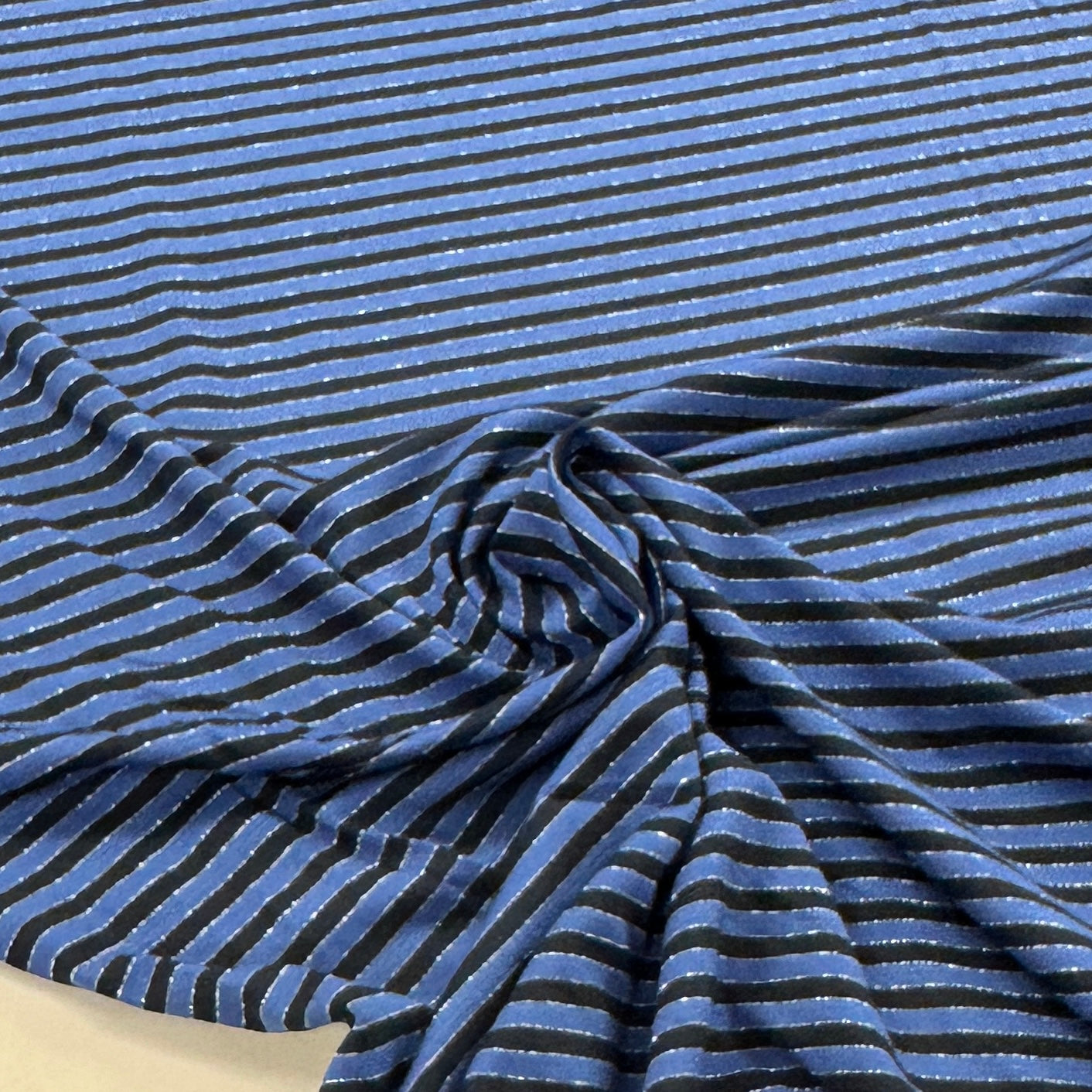 No. 1727 Viskosejersey blau gestreift lurex