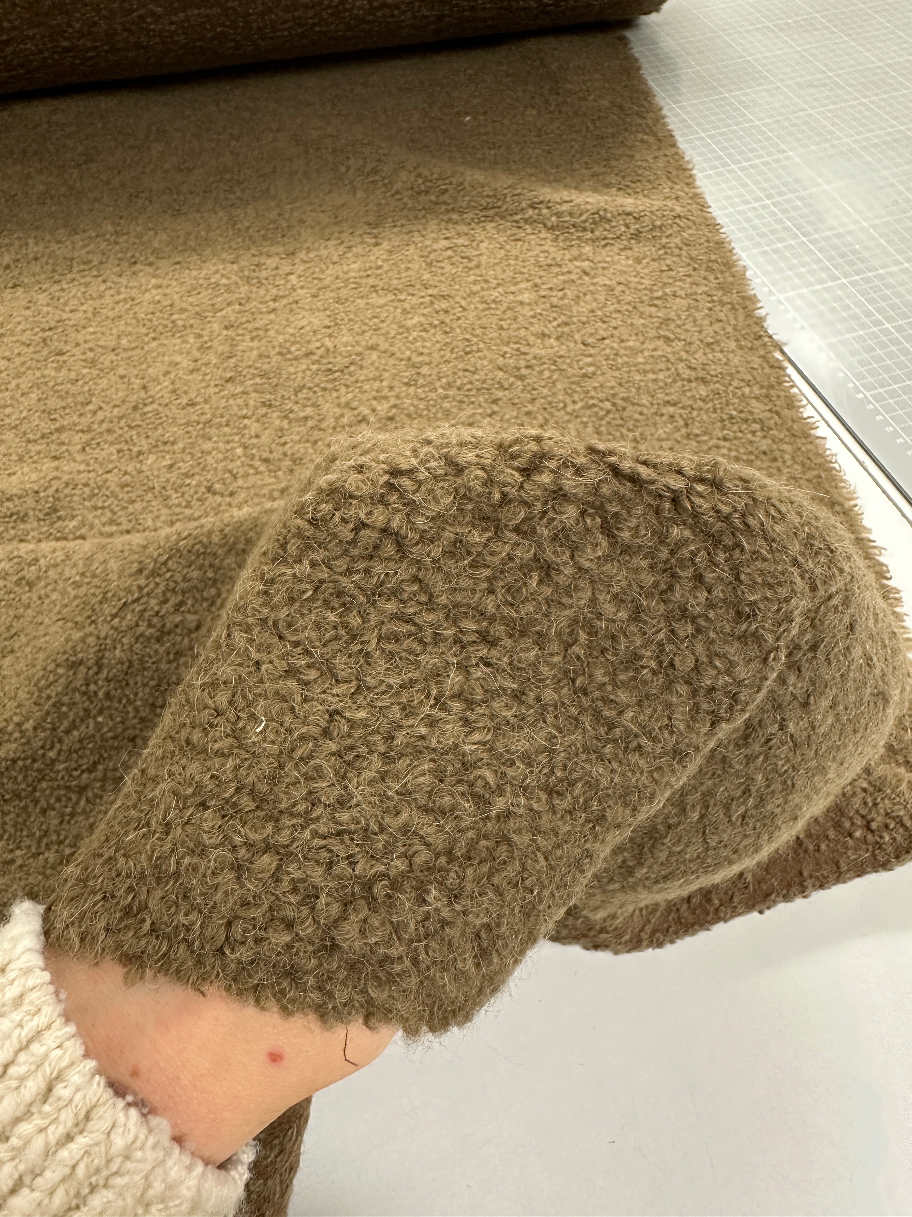 No. 1888 Teddy aus Suri Alpaka