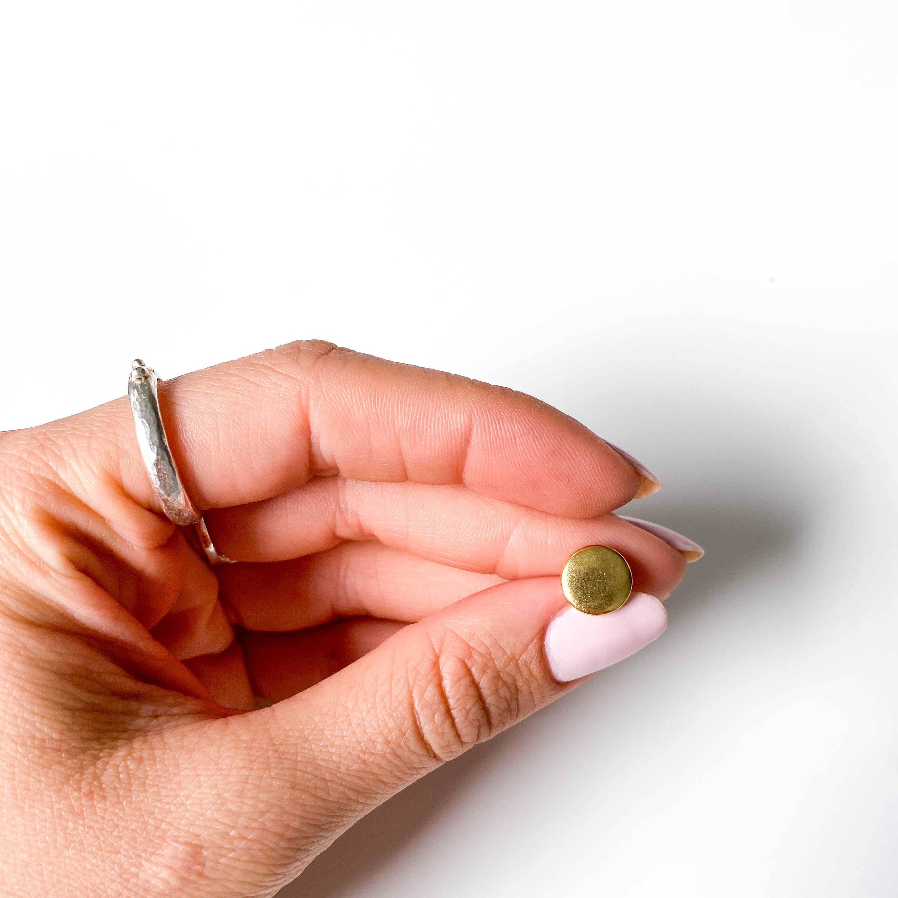 Mother-of-pearl buttons with a 1.1 cm edge