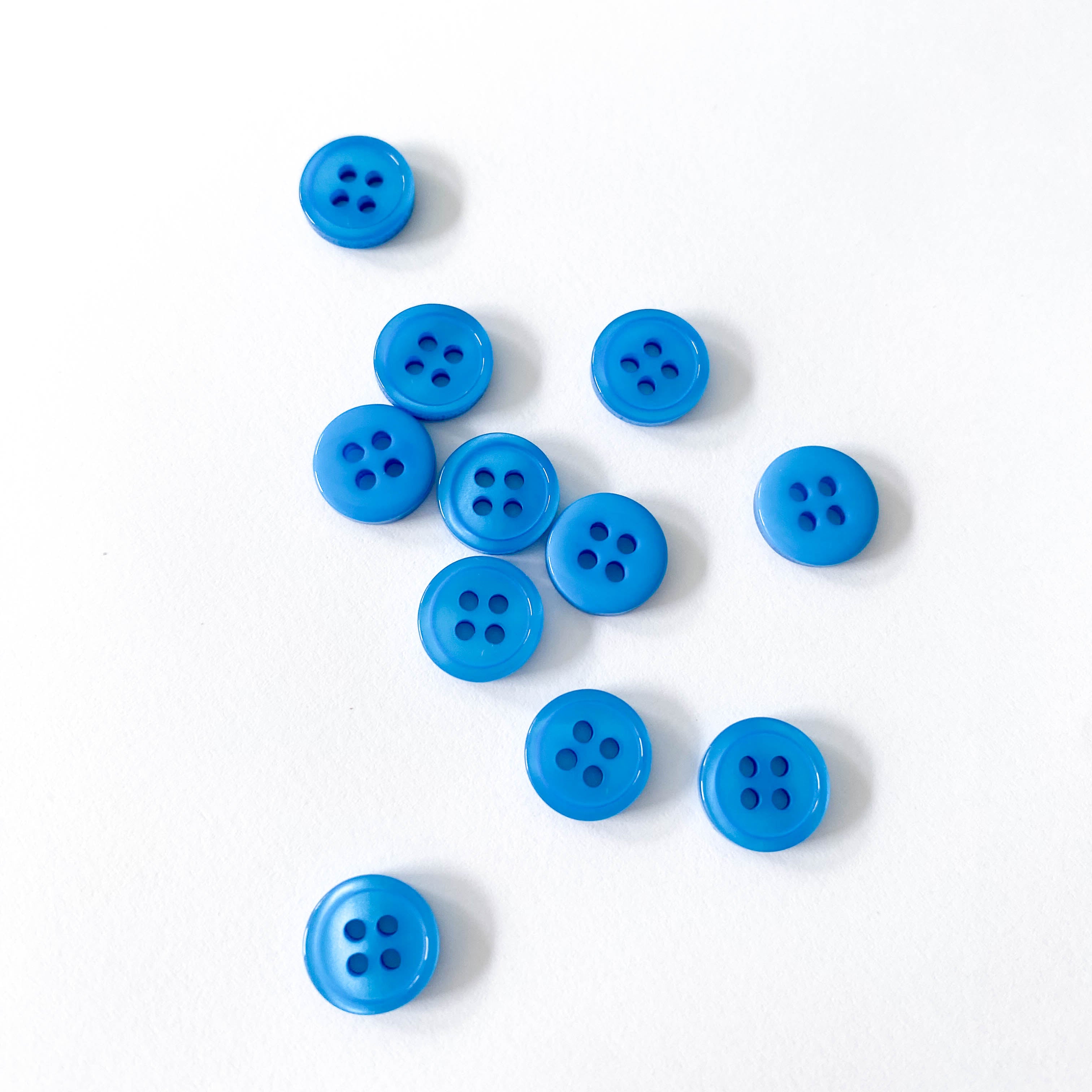 Petits boutons de chemisier 1,1 cm différentes couleurs