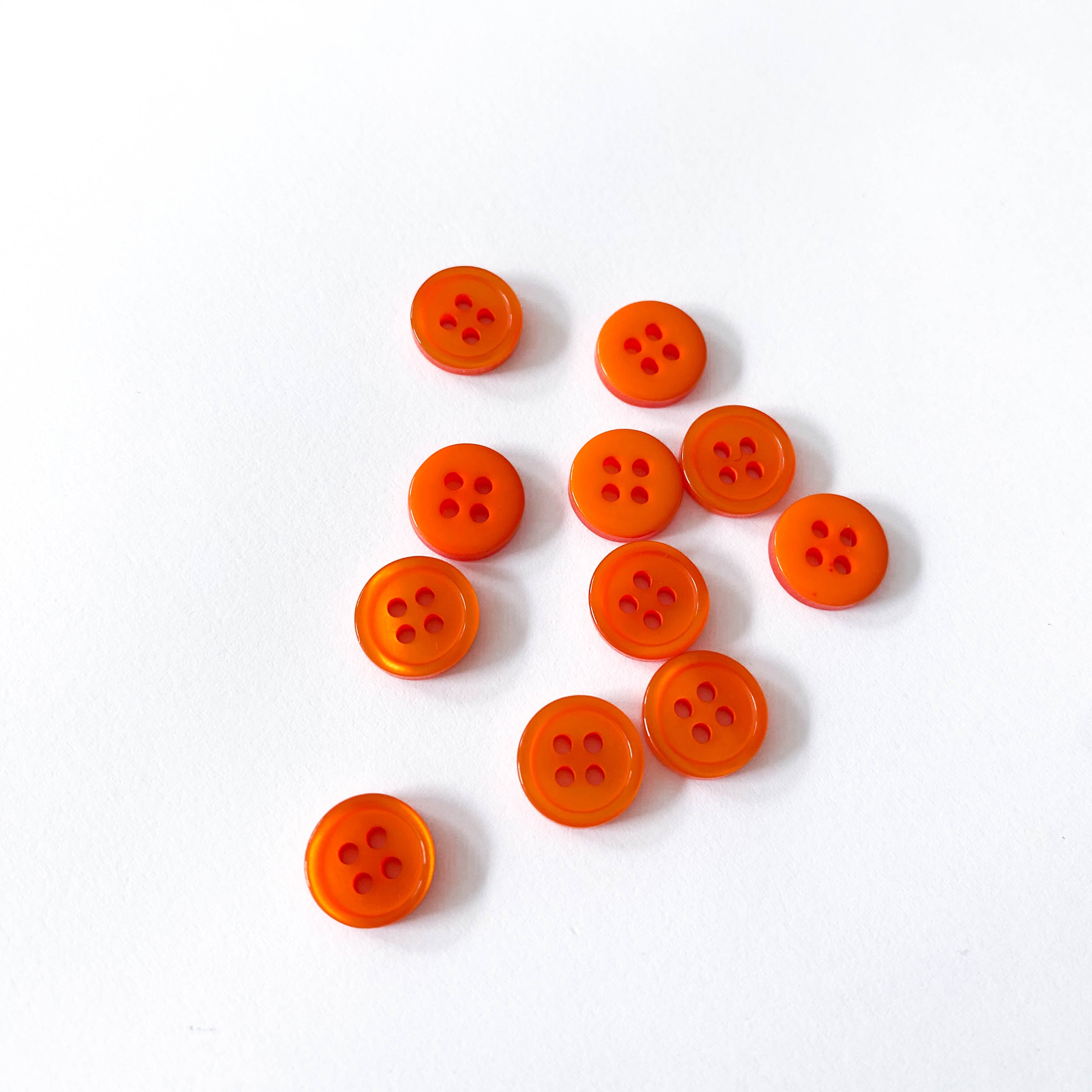 Petits boutons de chemisier 1,1 cm différentes couleurs