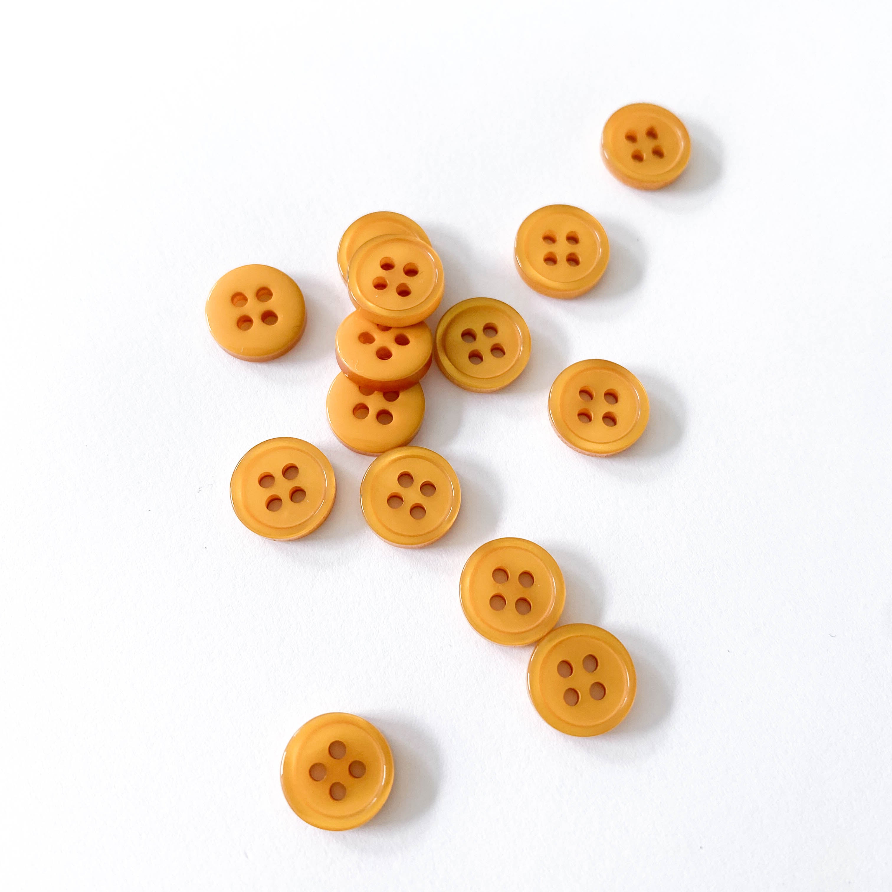 Petits boutons de chemisier 1,1 cm différentes couleurs