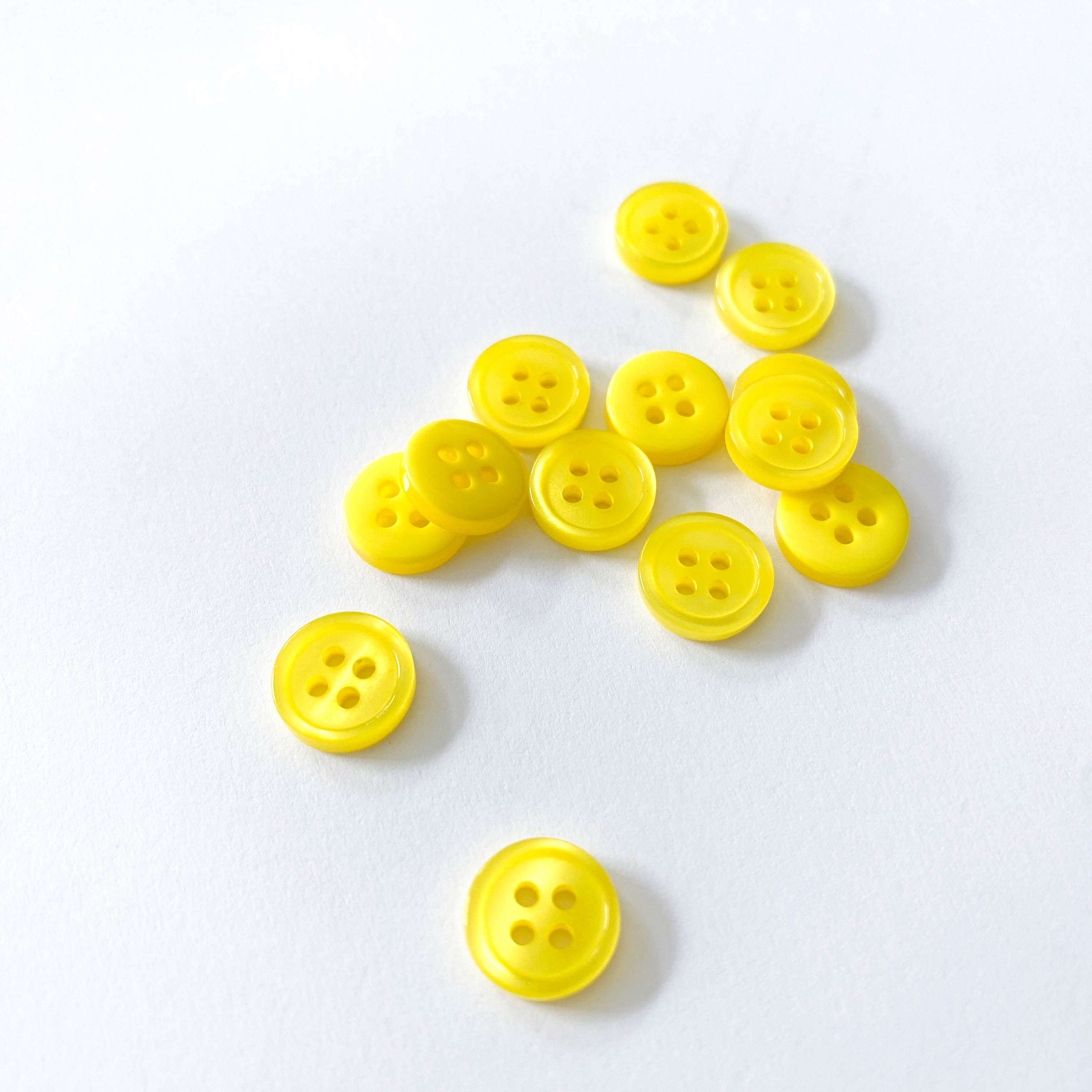 Petits boutons de chemisier 1,1 cm différentes couleurs