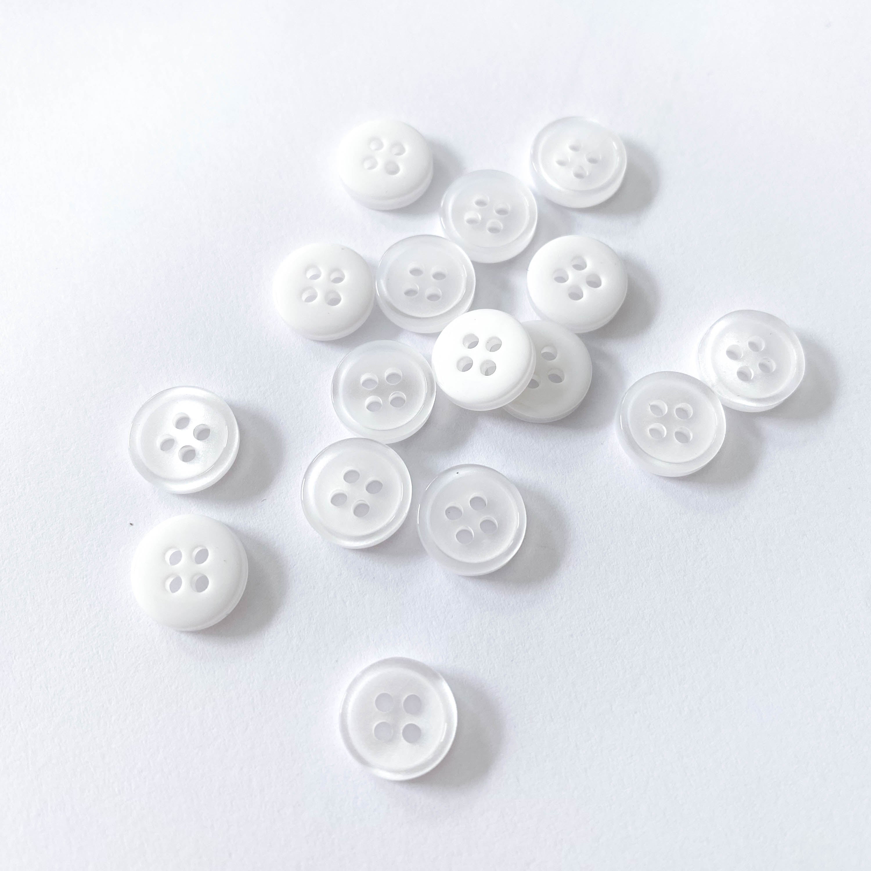 Petits boutons de chemisier 1,1 cm différentes couleurs