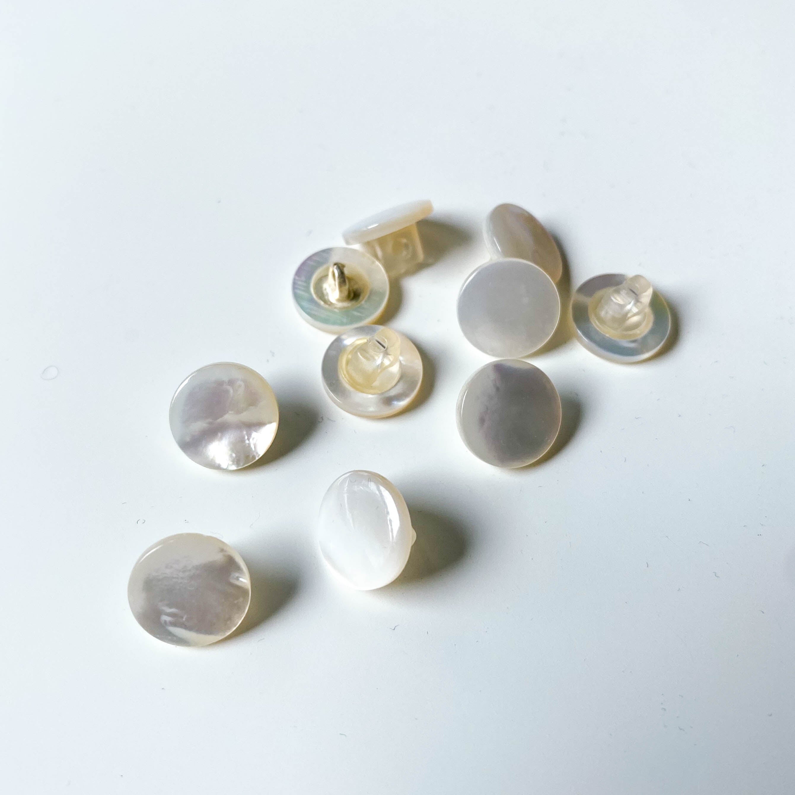 Bouton de chemisier nacre 11 mm