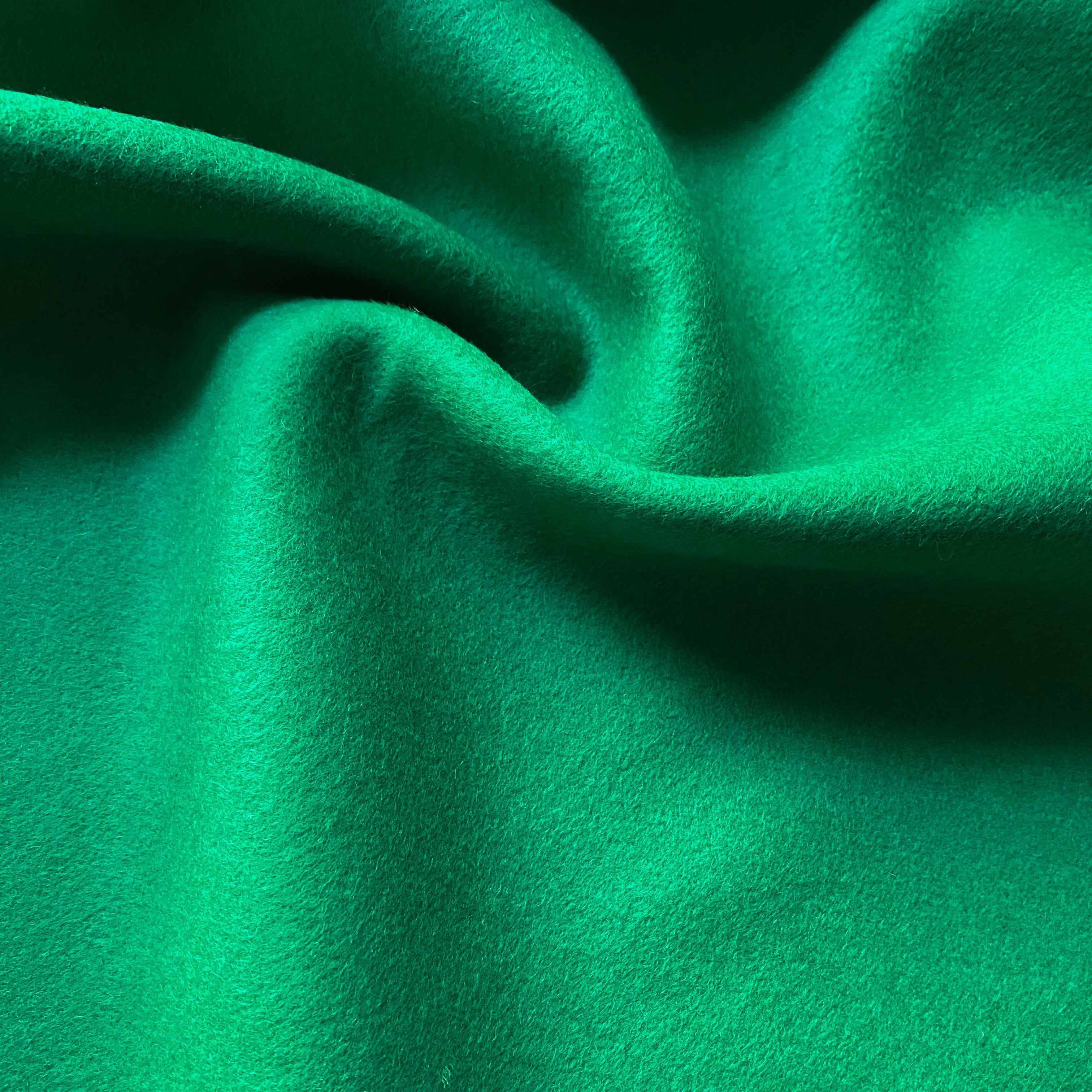 No. 1043 coat fabric emerald green