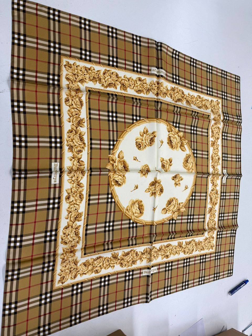 14 Seidenschal Burbe**y 90x90