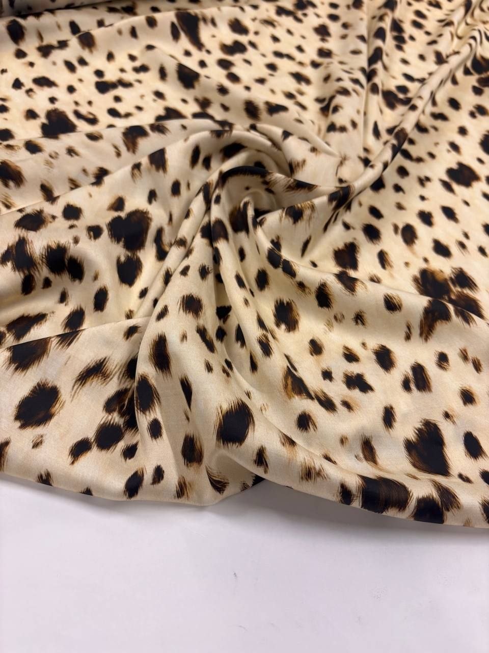 No. 2106 Viskose Beige Leo