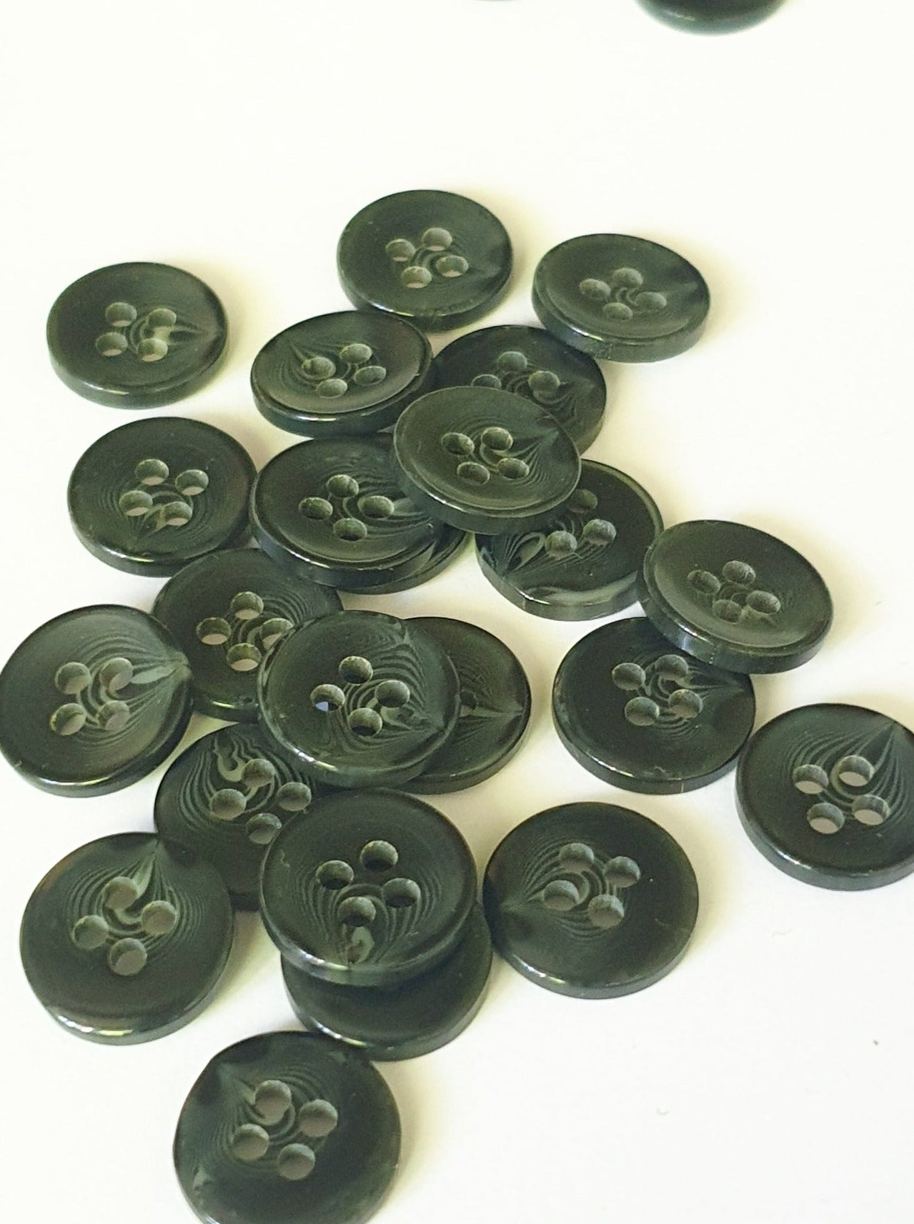 Boutons en corne noire