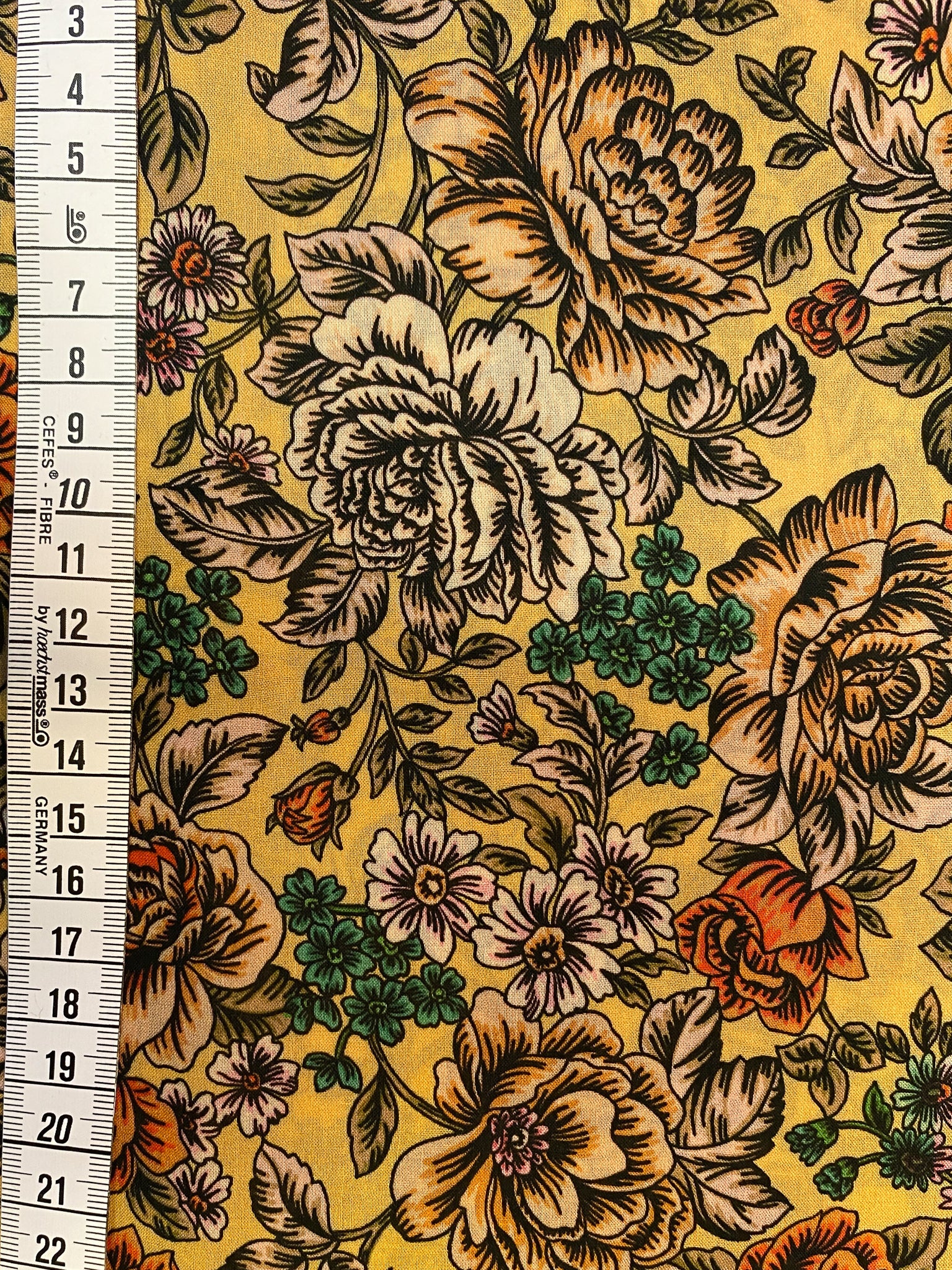 No. 247 Viskose Blumenprint / 1,35 m