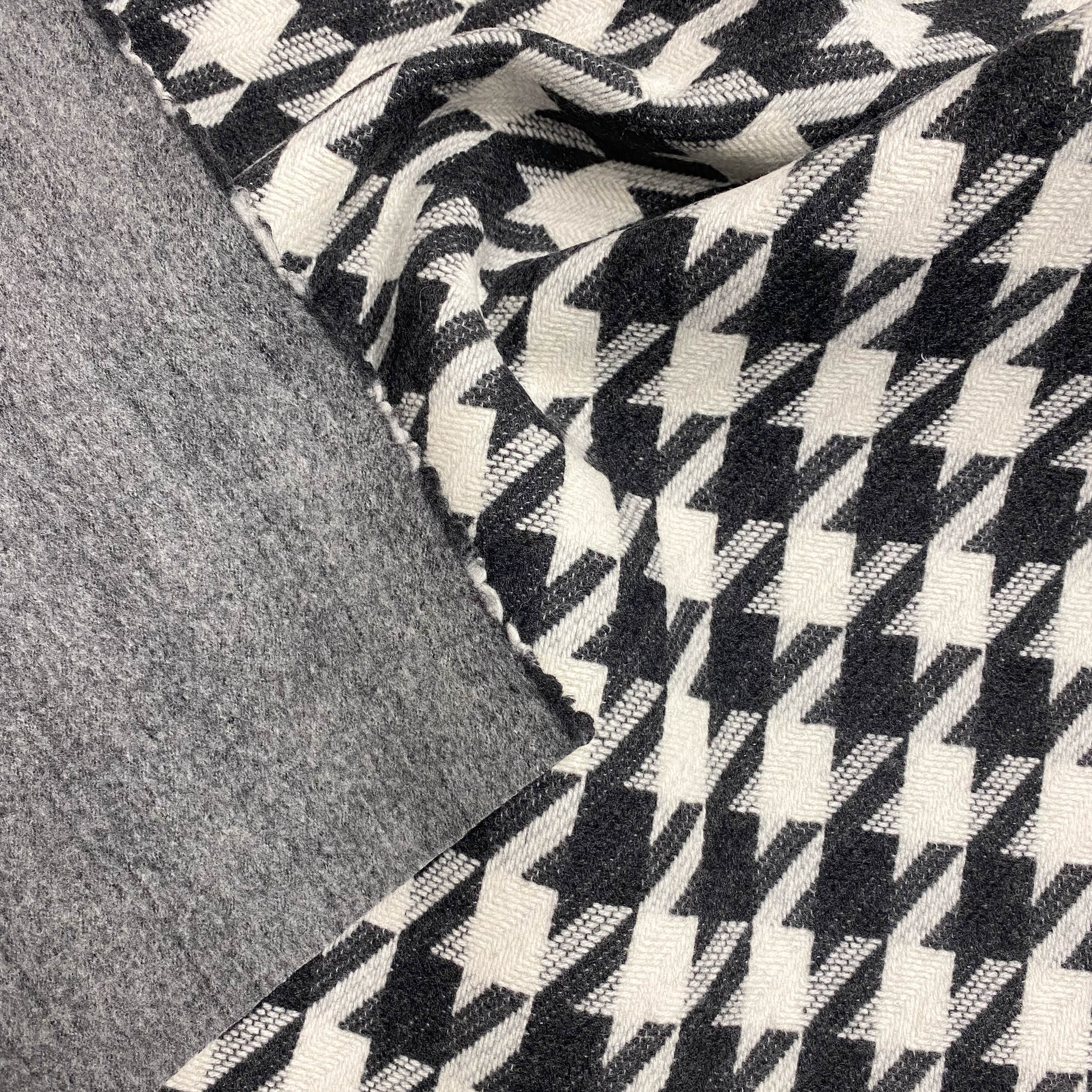 No. 473 coat fabric doubleface houndstooth with cashmere