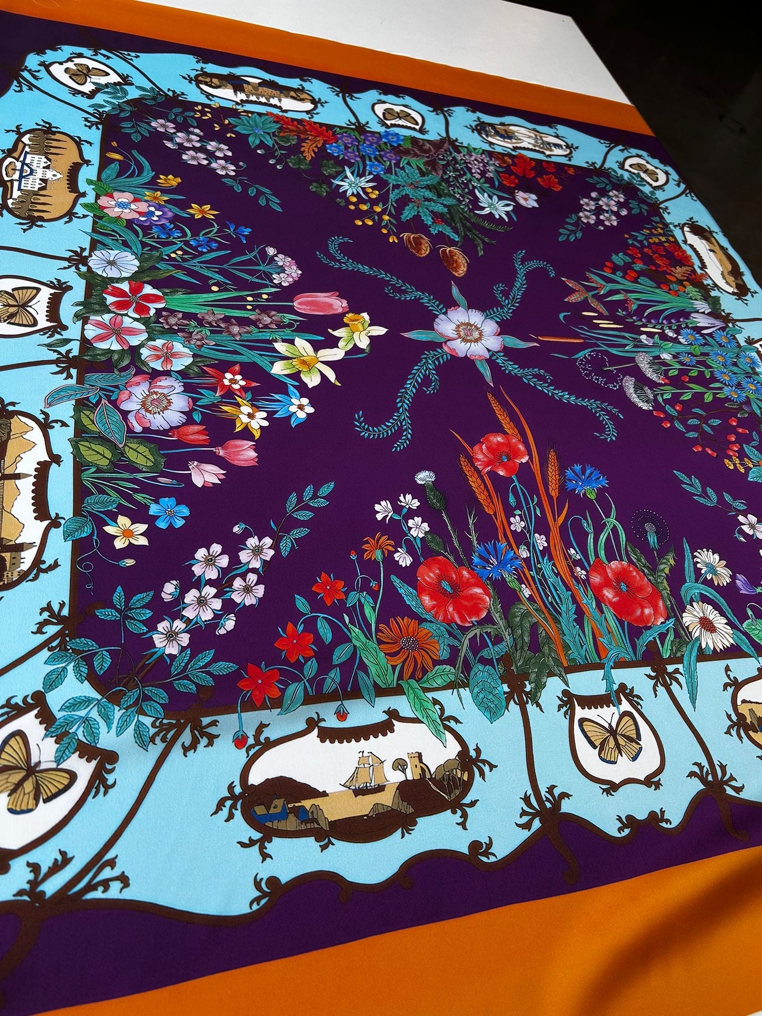 Seidenpanel lila Blumen 130 x 130 Gu**i