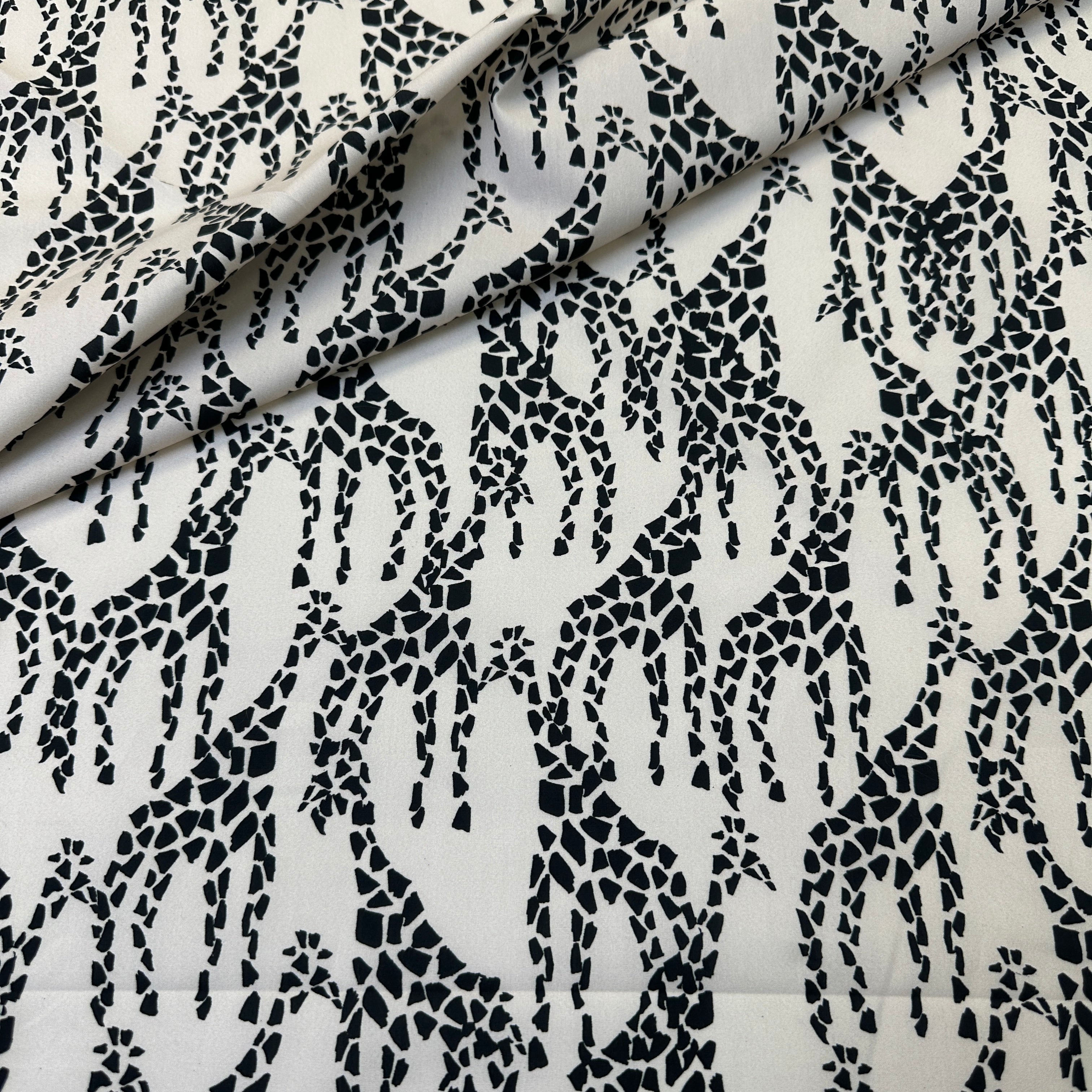 Non. Tissu 1390 coton girafe
