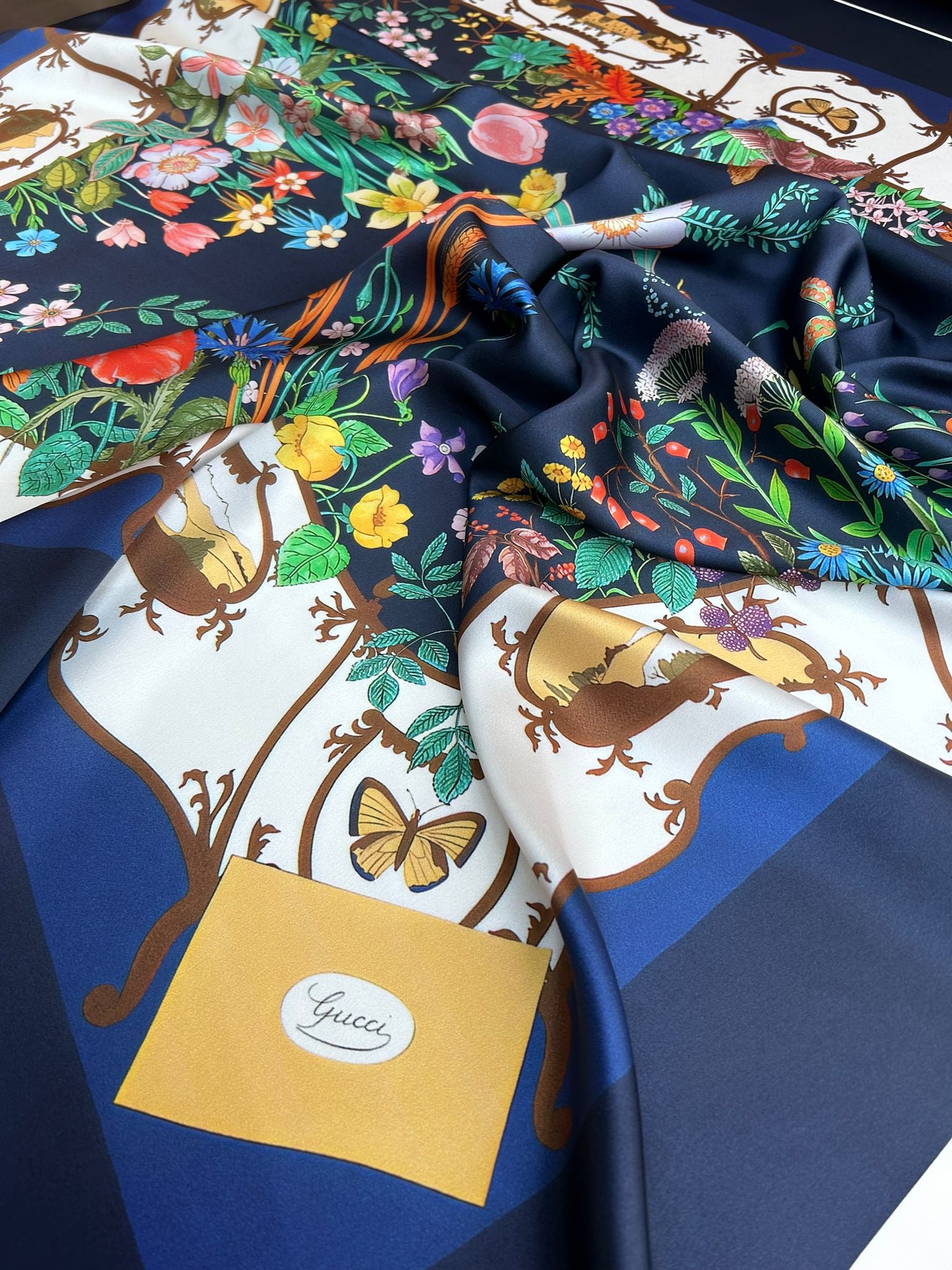 Seidenpanel blaue Blumen 130 x 130 Gu**i