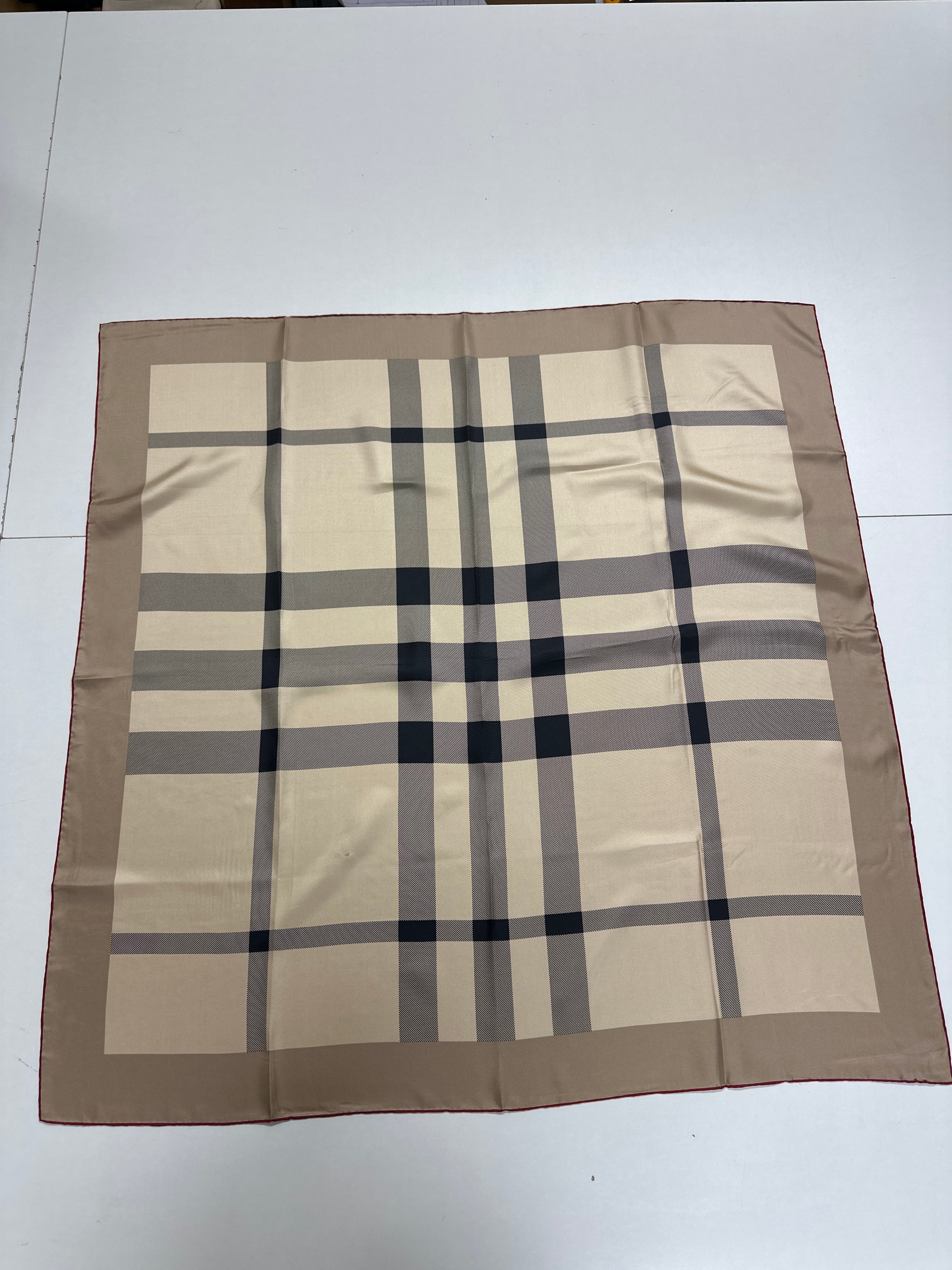 13 Seidenschal Burbe**y 90x90