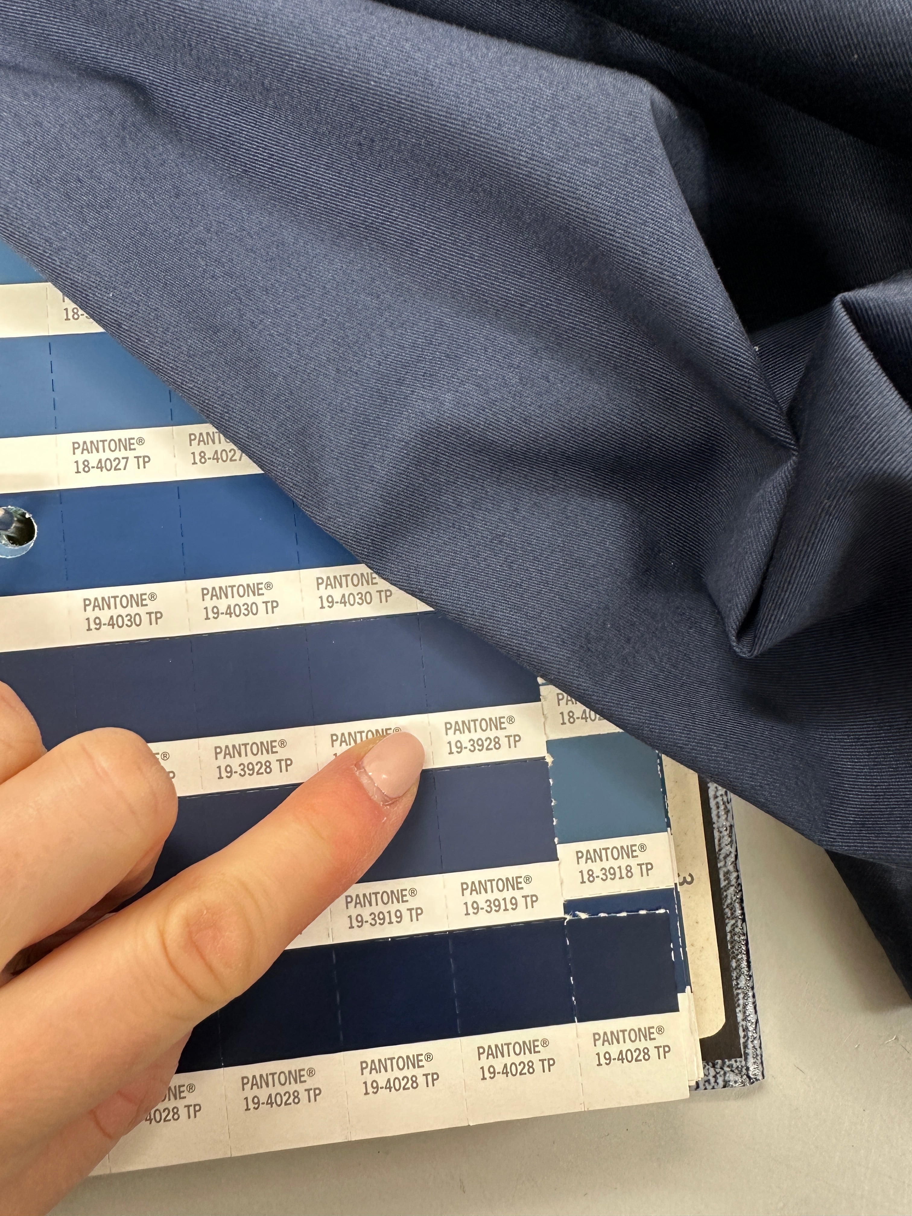 No. 2048 mittelschwerer Baumwoll-Stretch blue indigo