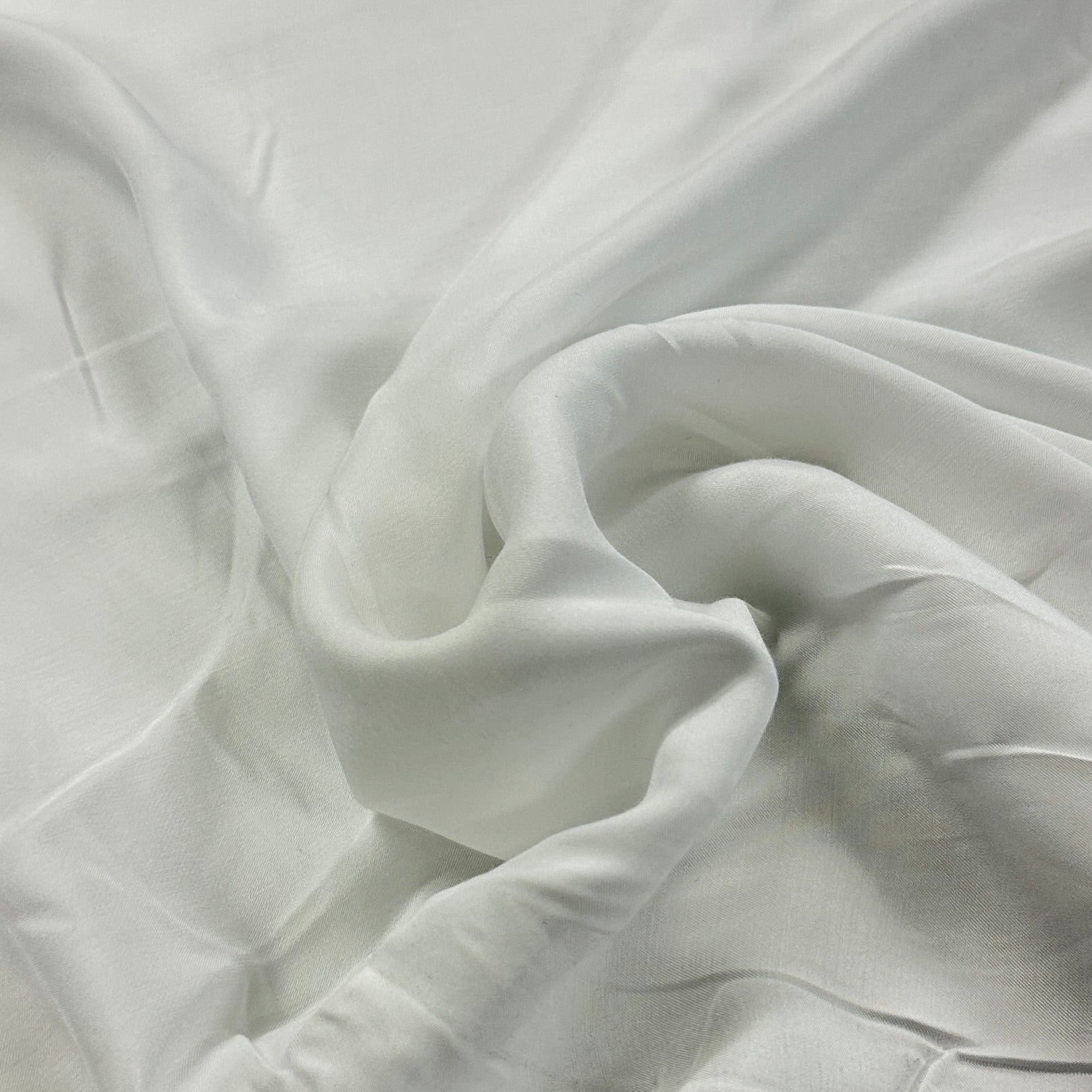 No. 2053 Viskose-Satin reinweiß