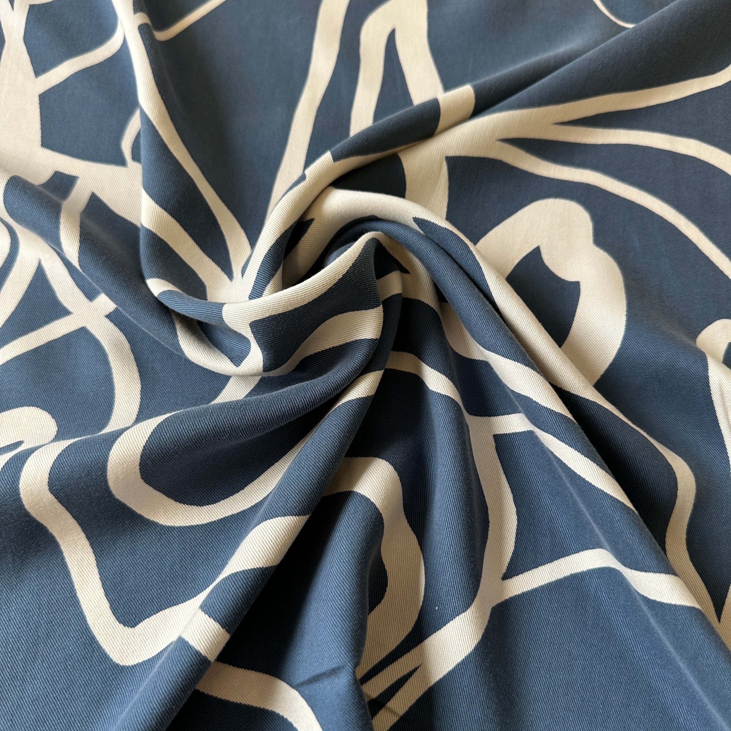 No. 1582 Tencel bedruckt jeansblau