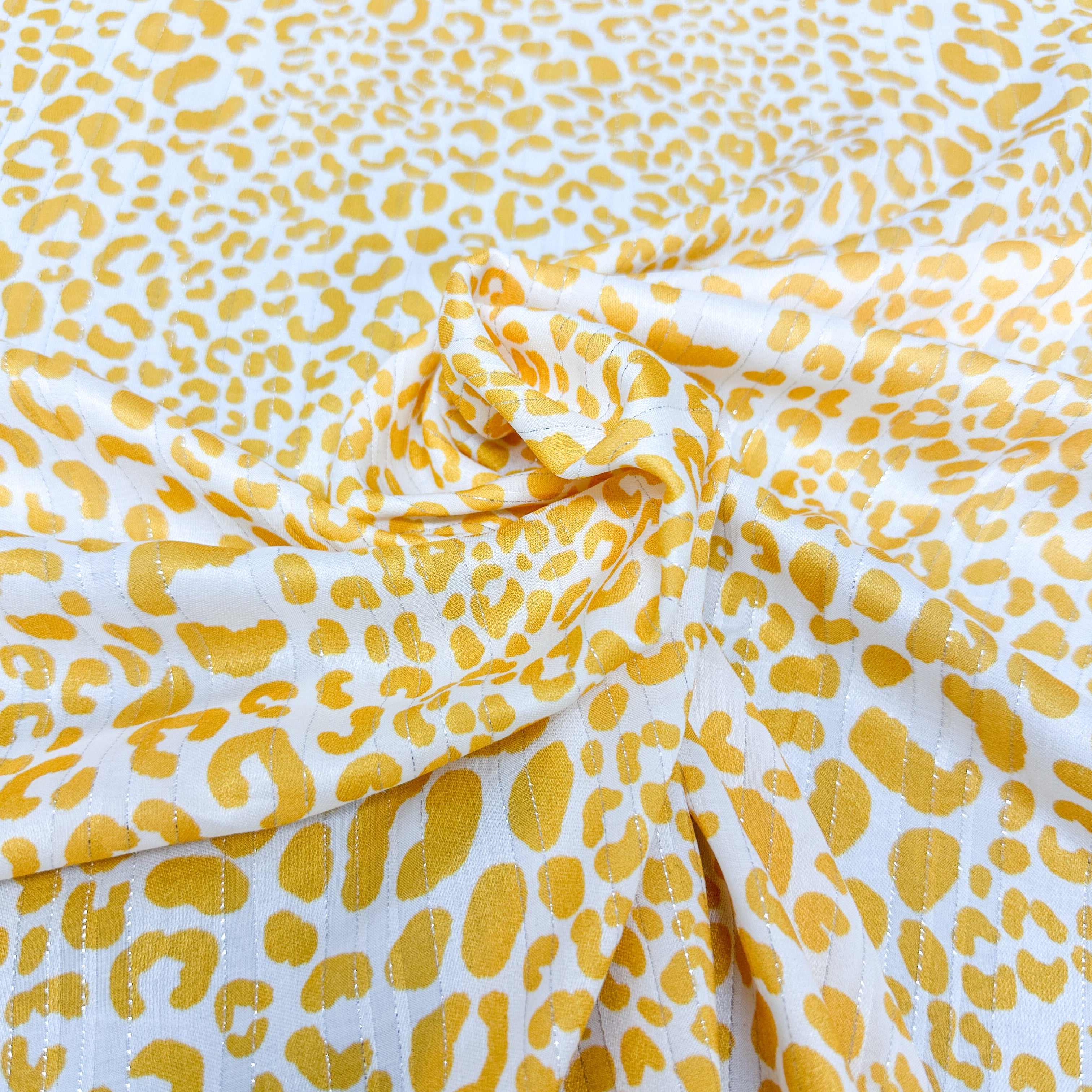 No. 1653 bedruckte Viskose Lurex Leo gelb