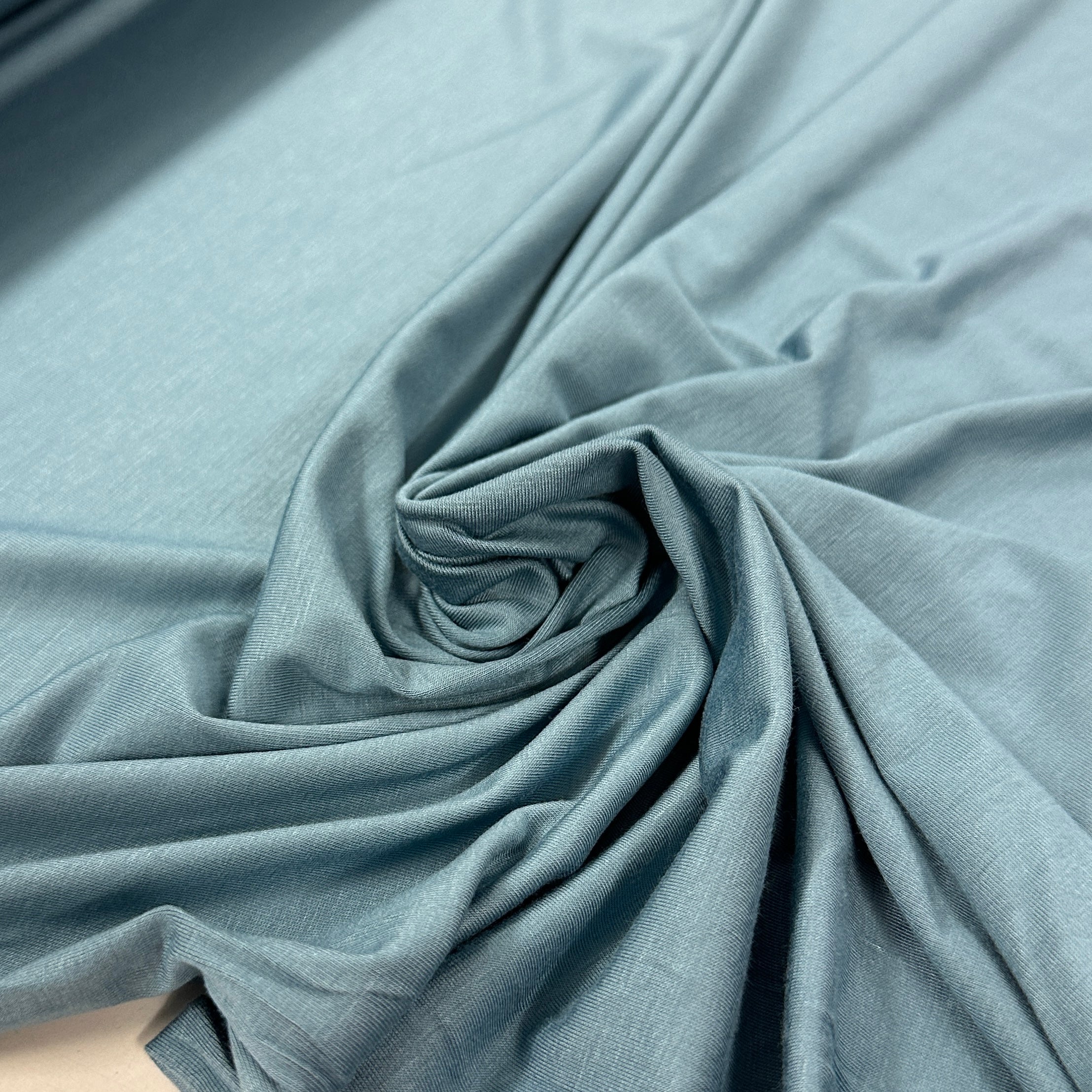 No. 1710 Viskosejersey taubenblau