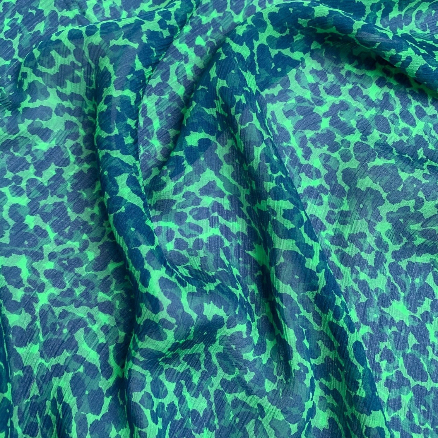 No. 1078 green silk with blue polka dots