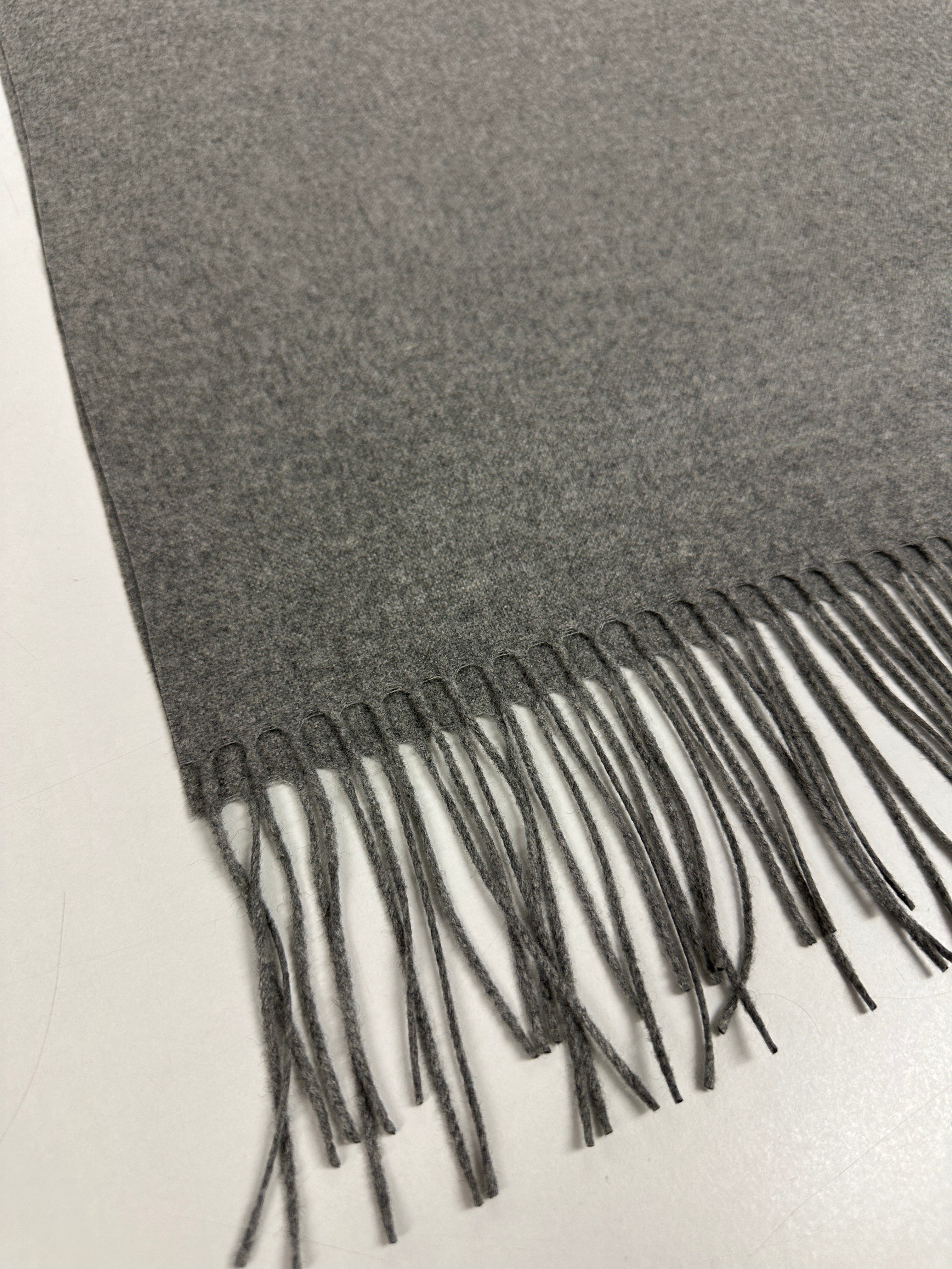 No. 1878 Kaschmirschal grau melange Loro P.