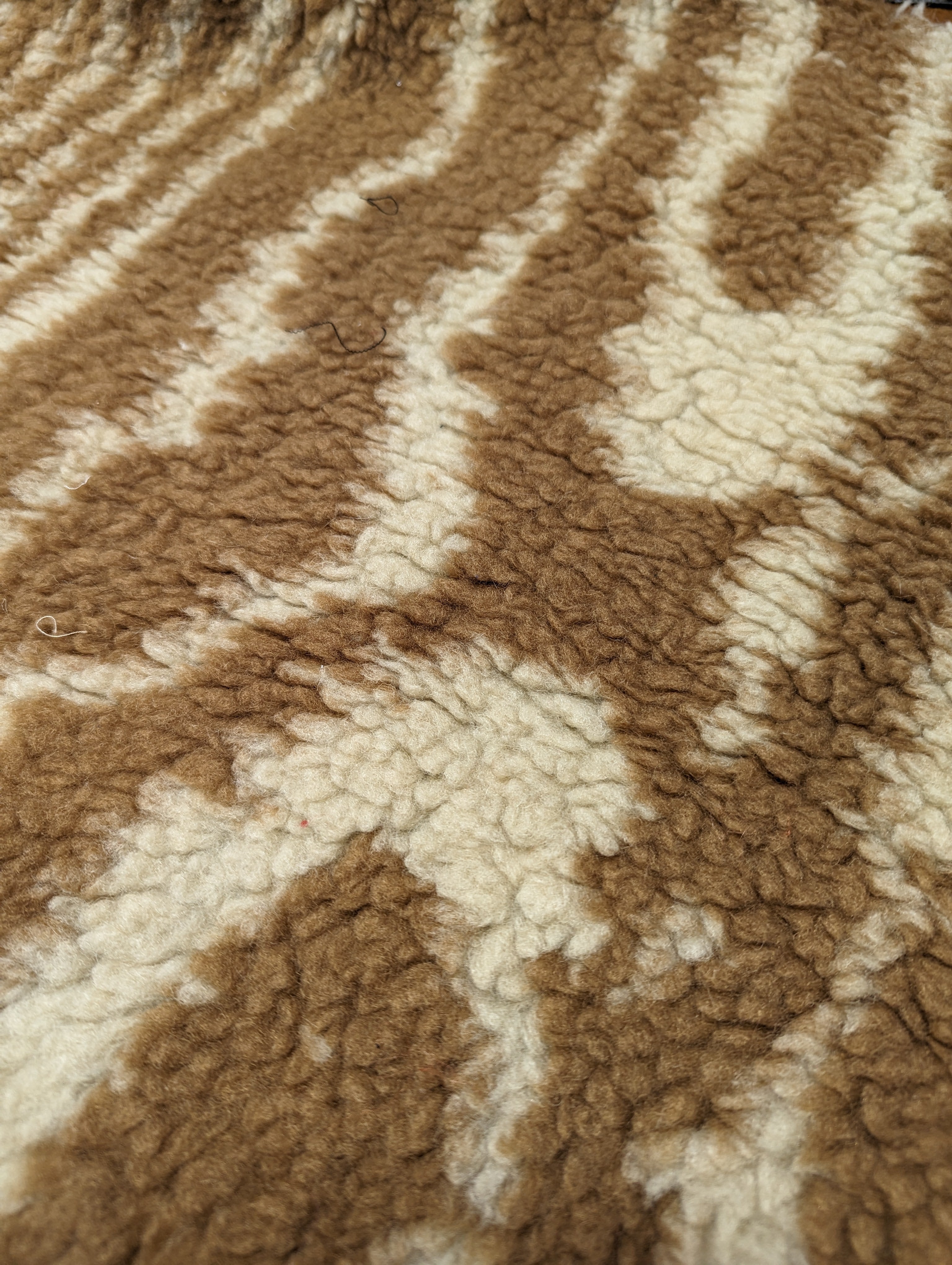 No. 1004 Wollteddy Swirls beige / 0,6 m