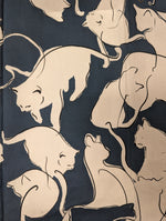 No. 950 bedruckter Baumwollsatin mittelblau mit Katzen