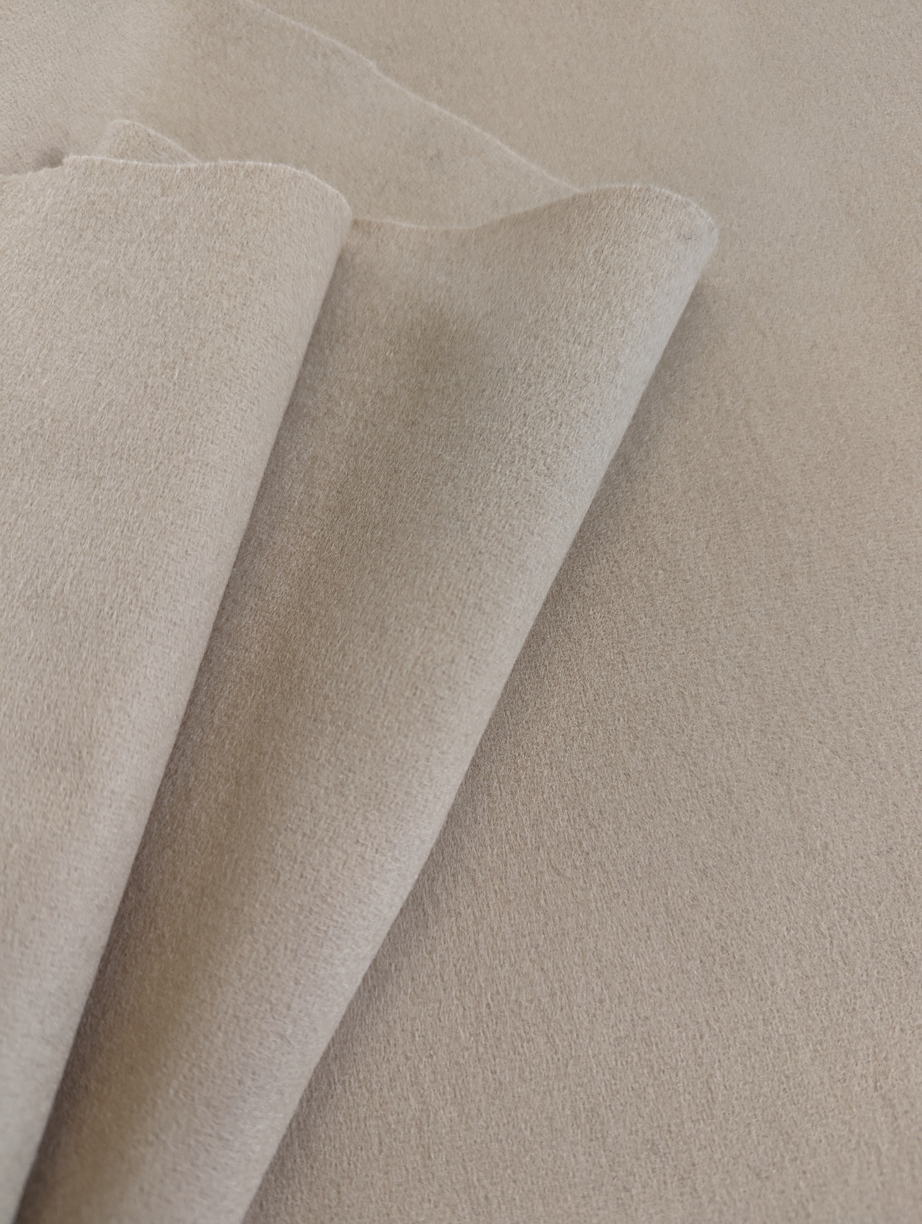 No. 979 Mantelstoff sand mit Kaschmir