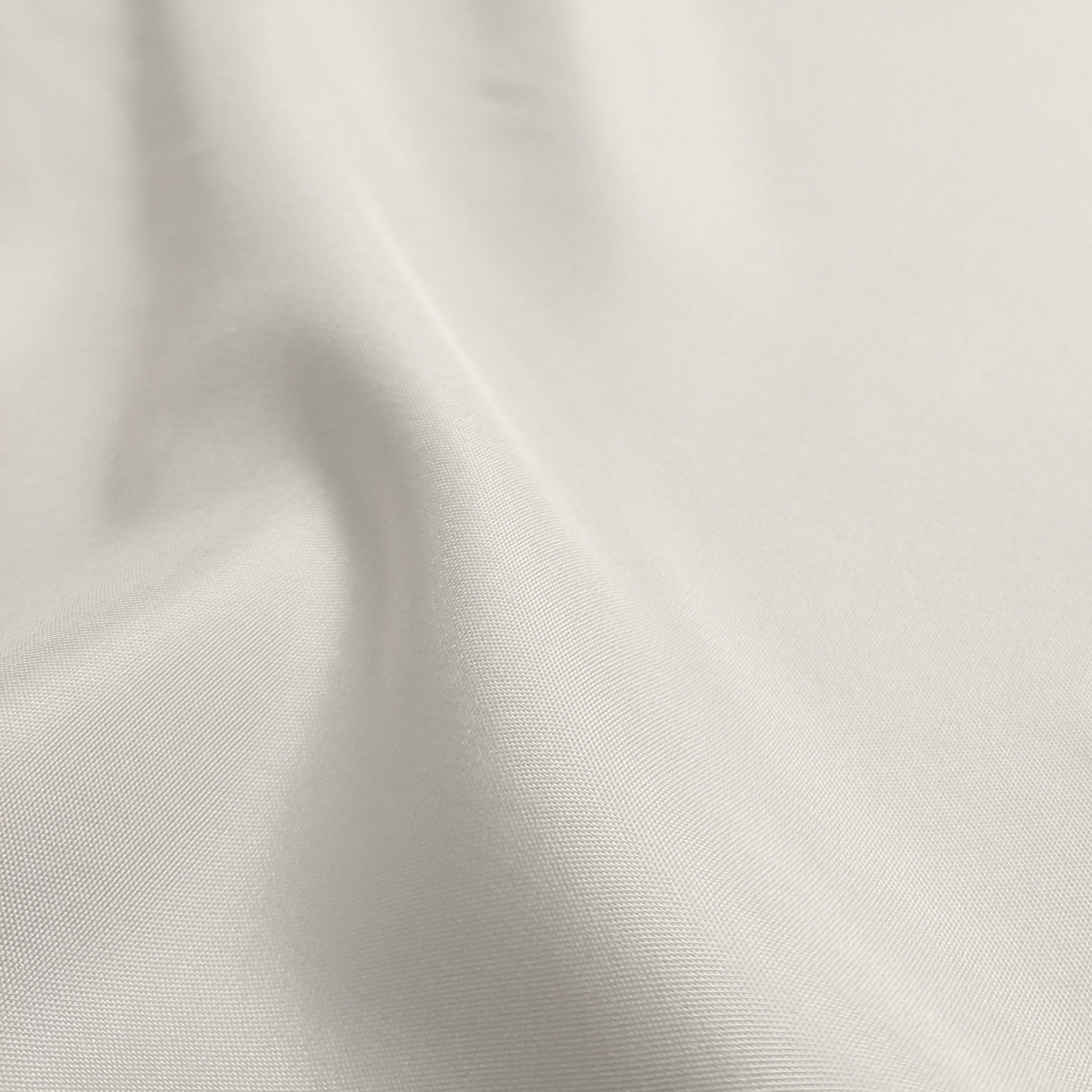 Matériau de la doublure : mélange de viscose blanche