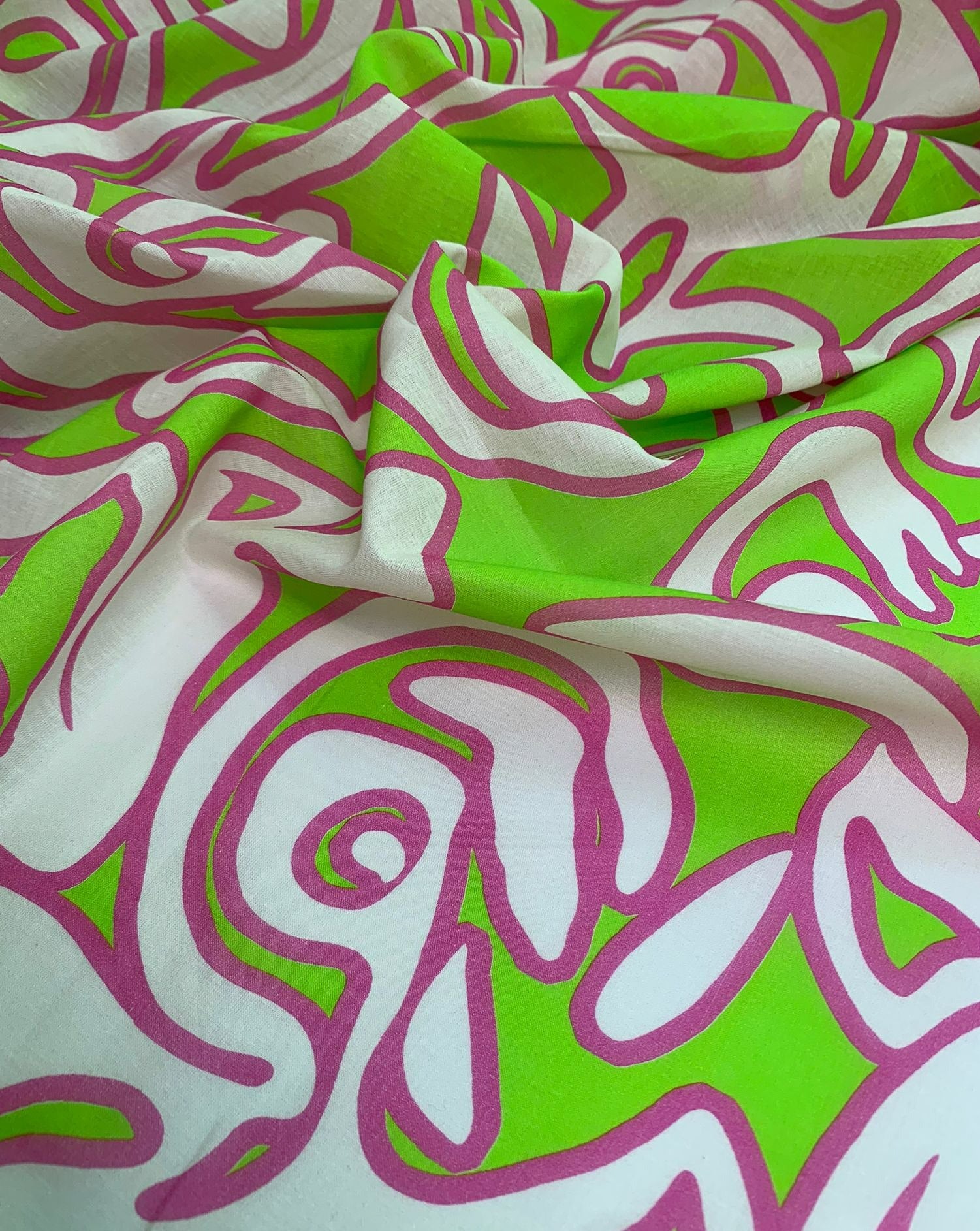 No. 845 cotton with abstract pattern green pink