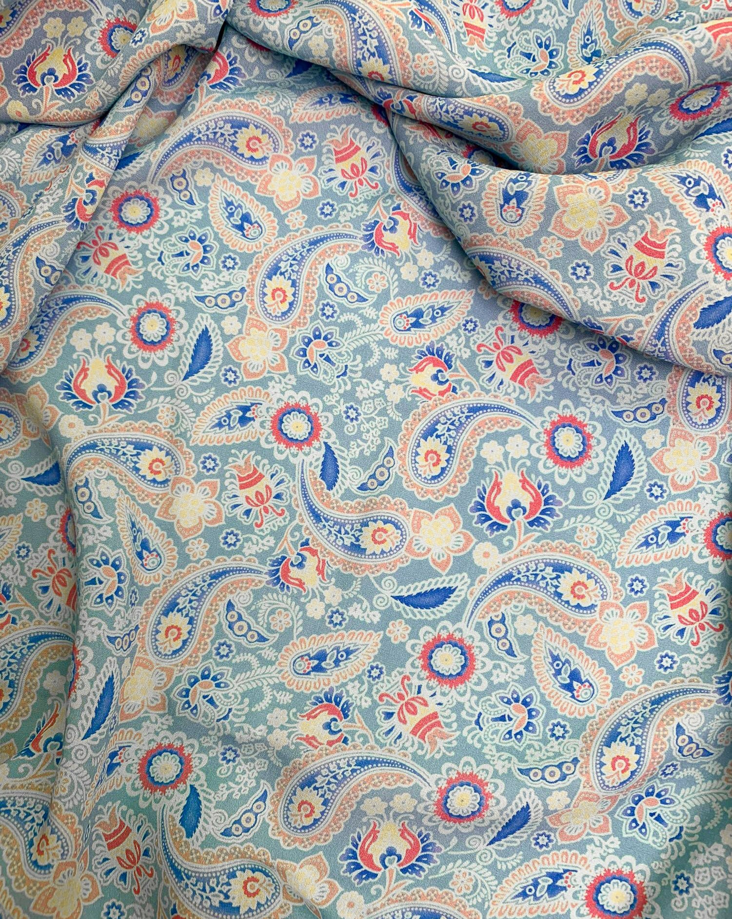 No. 916 Viskose Paisley Print hellblau