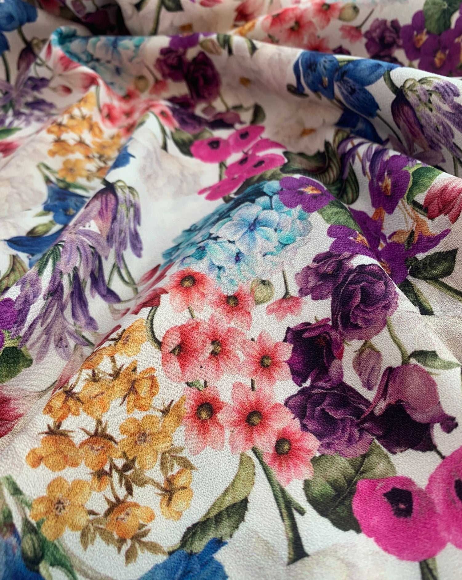 No. 915 Viskose Crepe mit Blumenprint