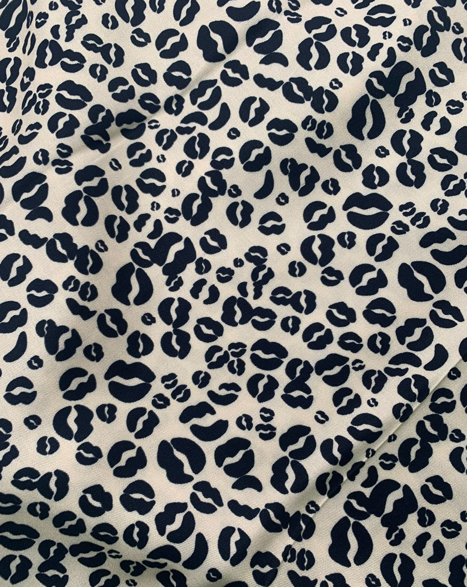 No. 848 viscose kiss print