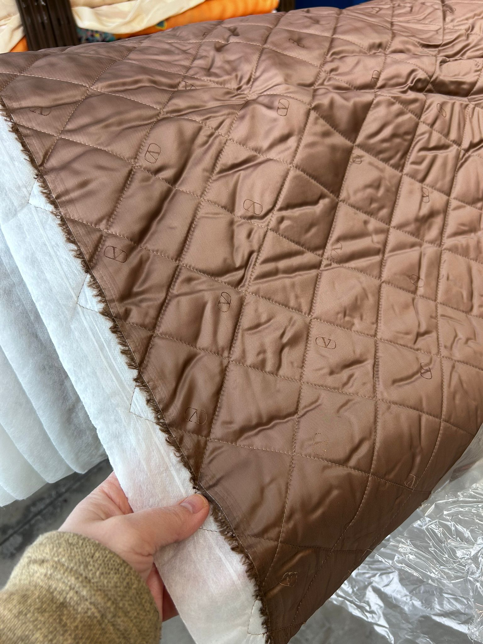 No. 1974 leicht wattiertes Futter dunkelbraun Valenti**o