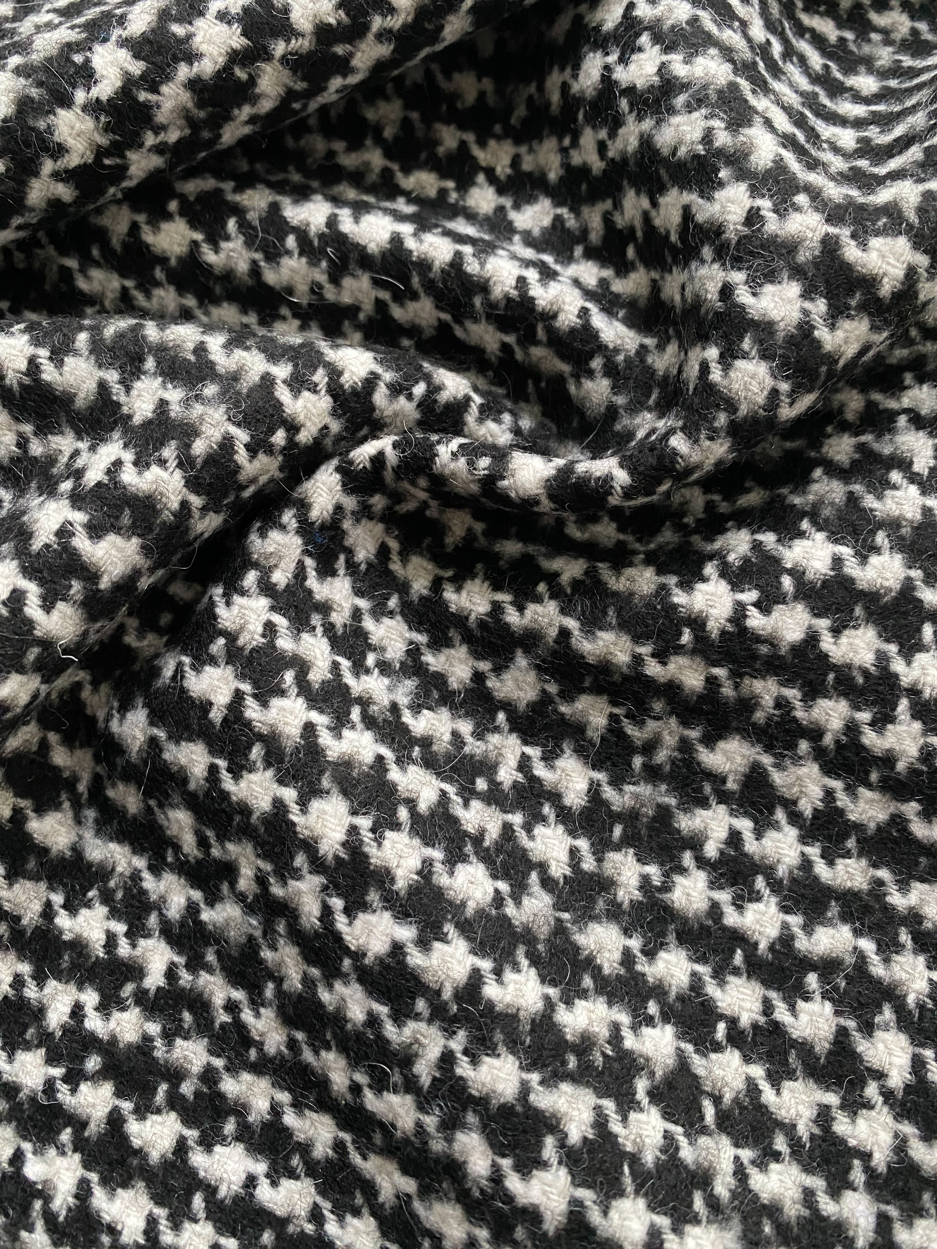 No. 1070 coat fabric with houndstooth pattern