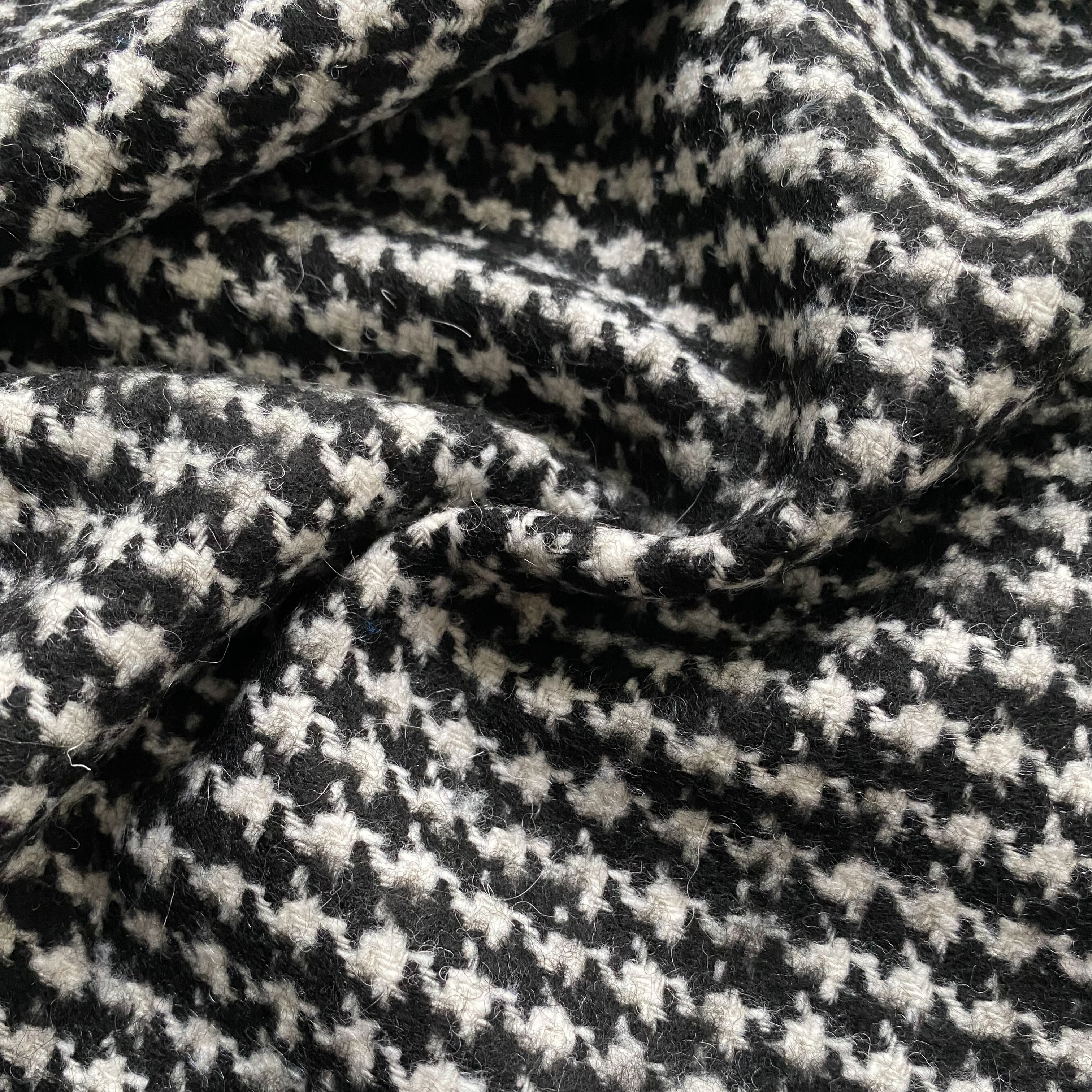 No. 1070 coat fabric with houndstooth pattern