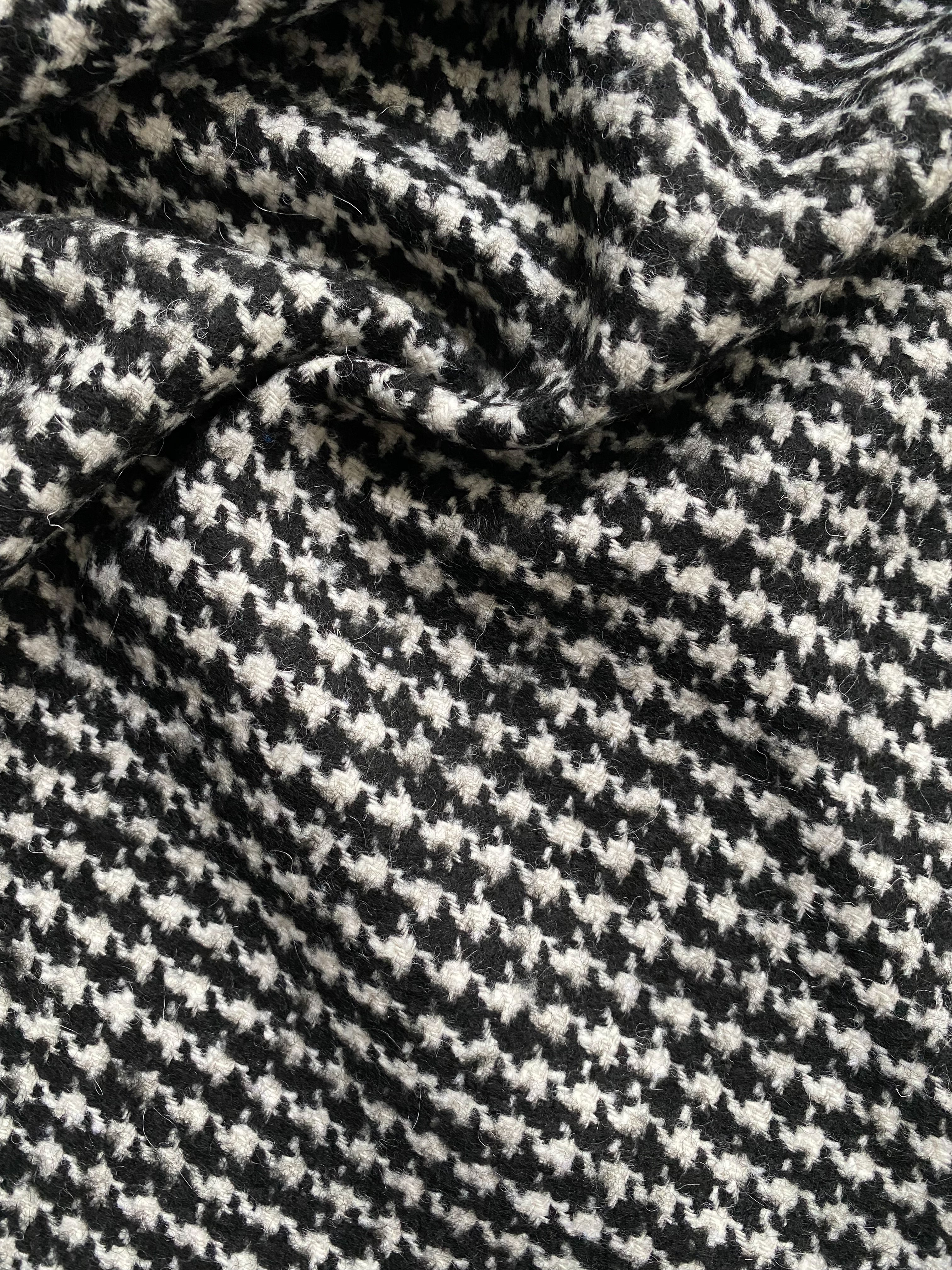 No. 1070 coat fabric with houndstooth pattern