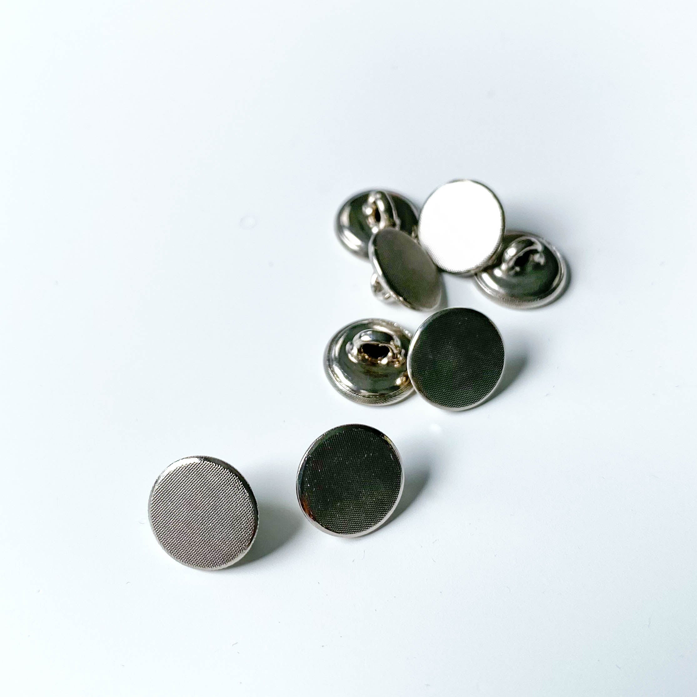 Blusenknopf silber matt 10 mm