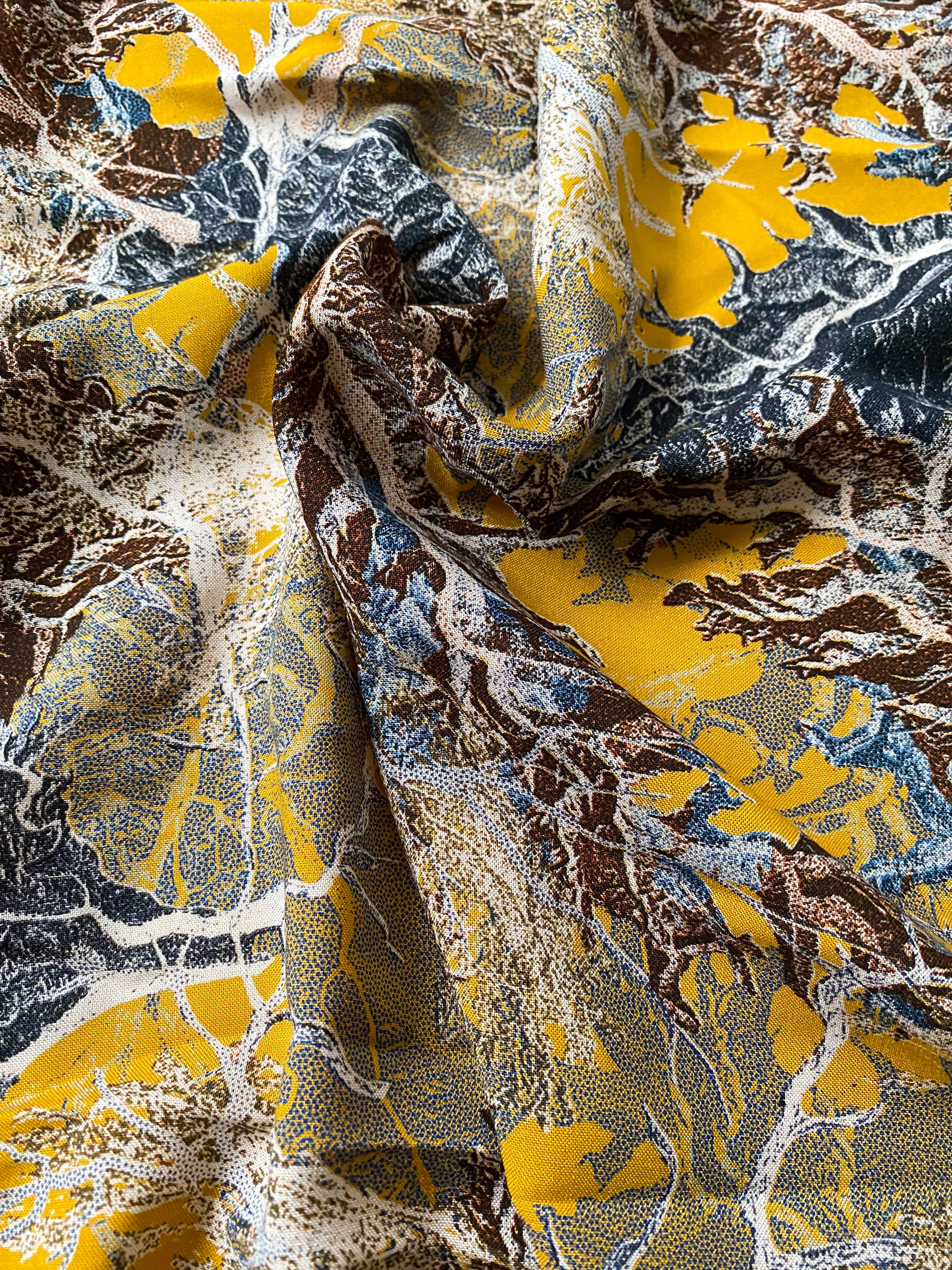 Non. Viscose 1061 avec imprimé abstrait