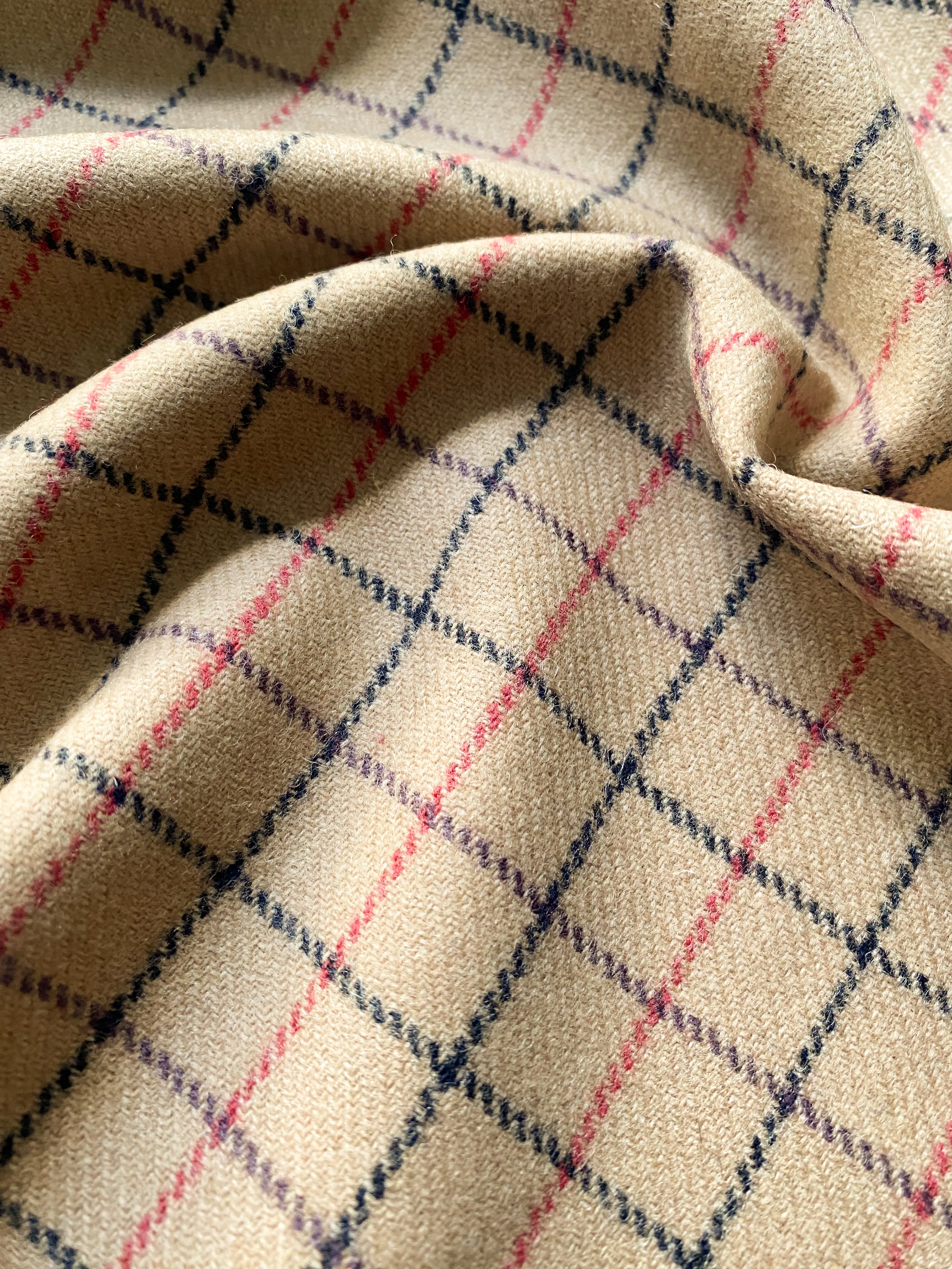 No. 1032 Wool fabric with a checked pattern