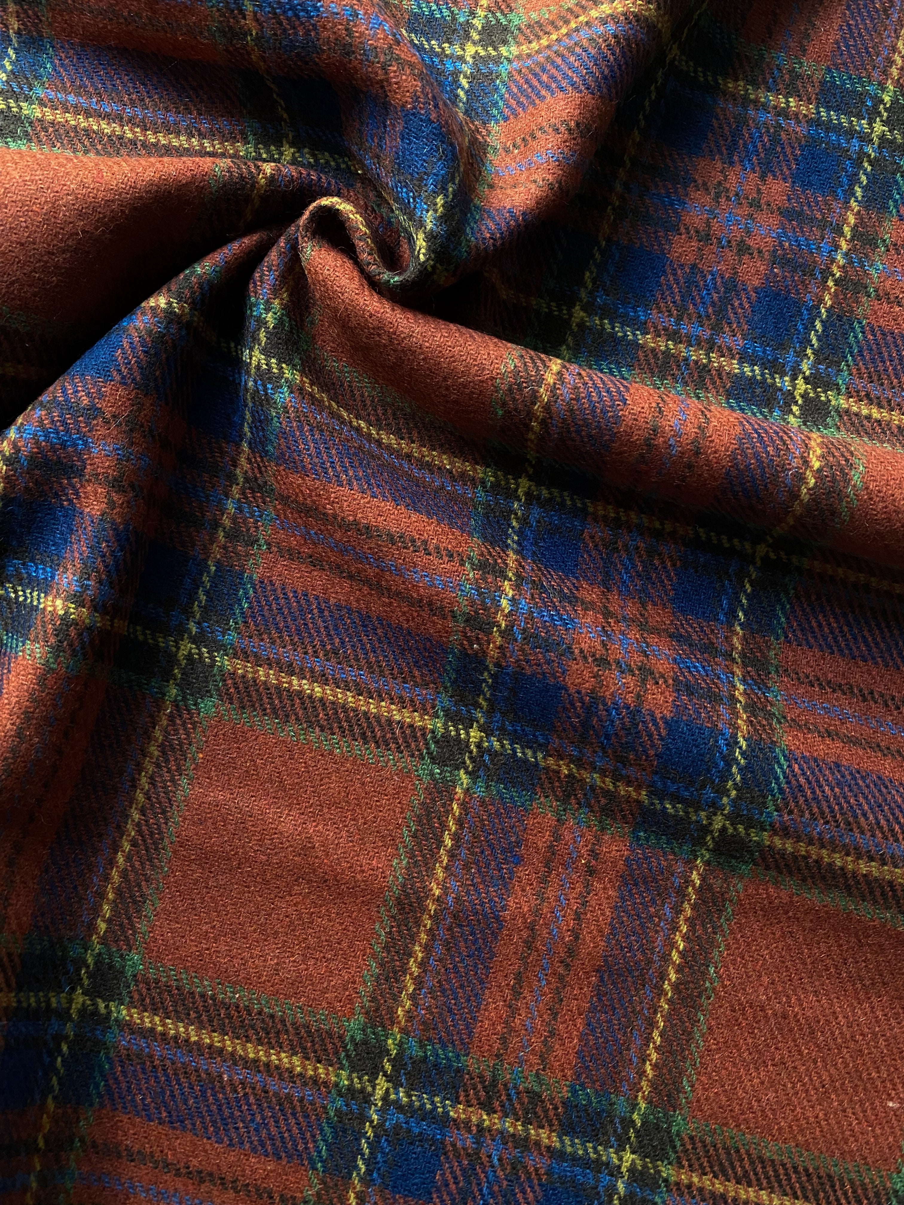 No. 1033 Wool fabric with a rust-red check