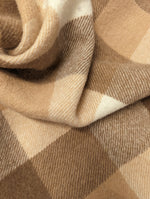 No. 990 Wollstoff kariert beige