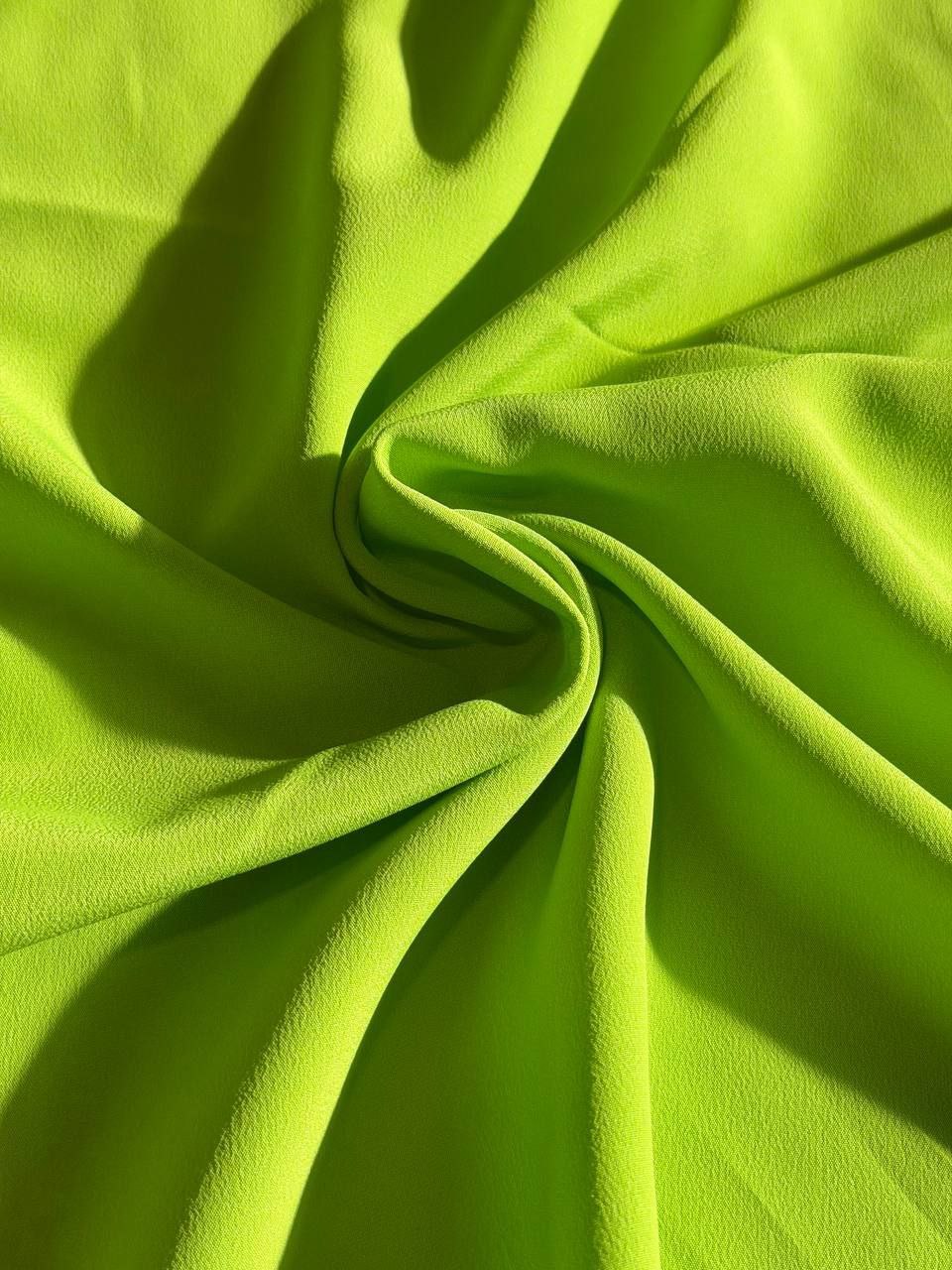 No. 1942 Crepe de Chine limettengrün